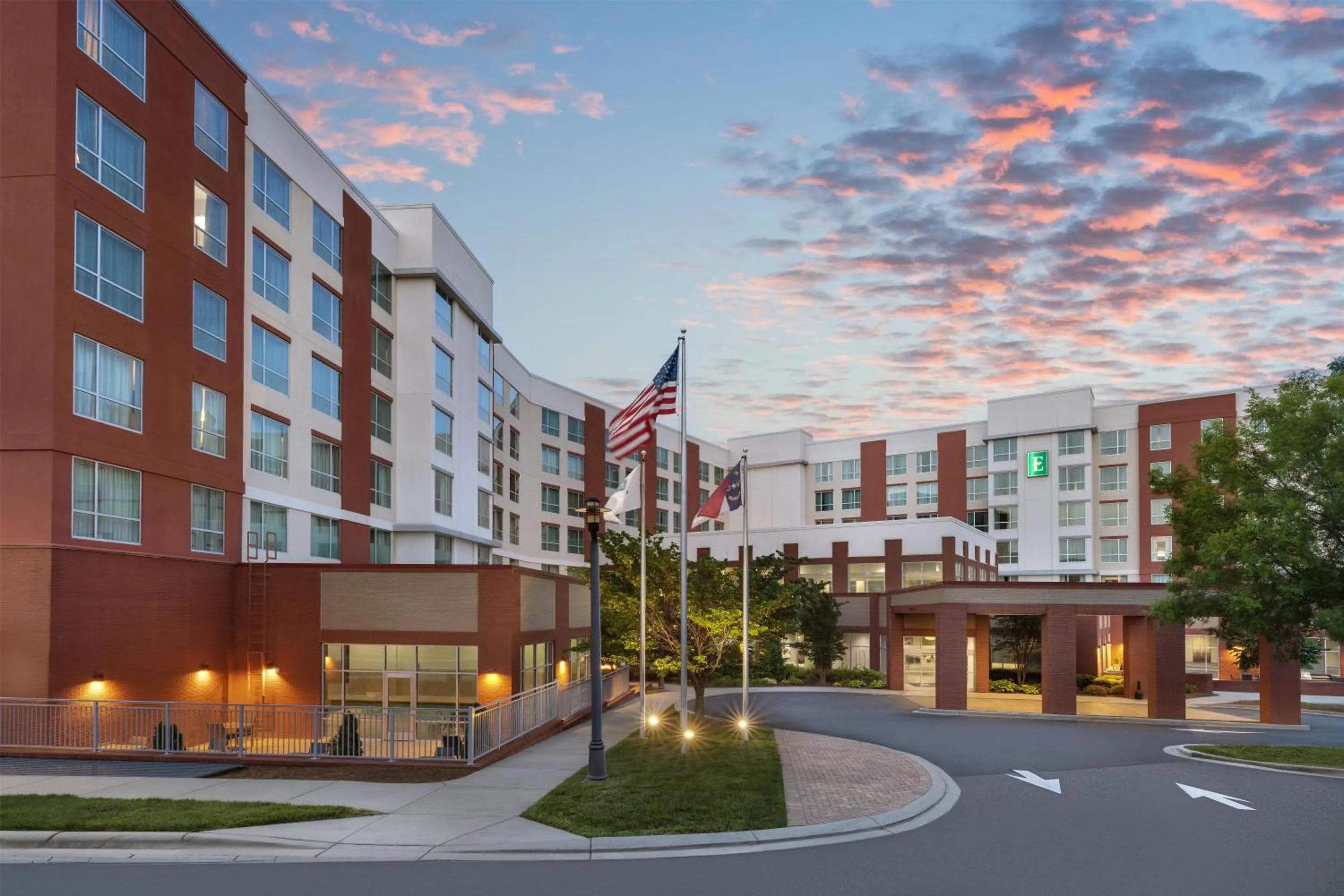 Property building in Embassy Suites Charlotte/Ayrsley