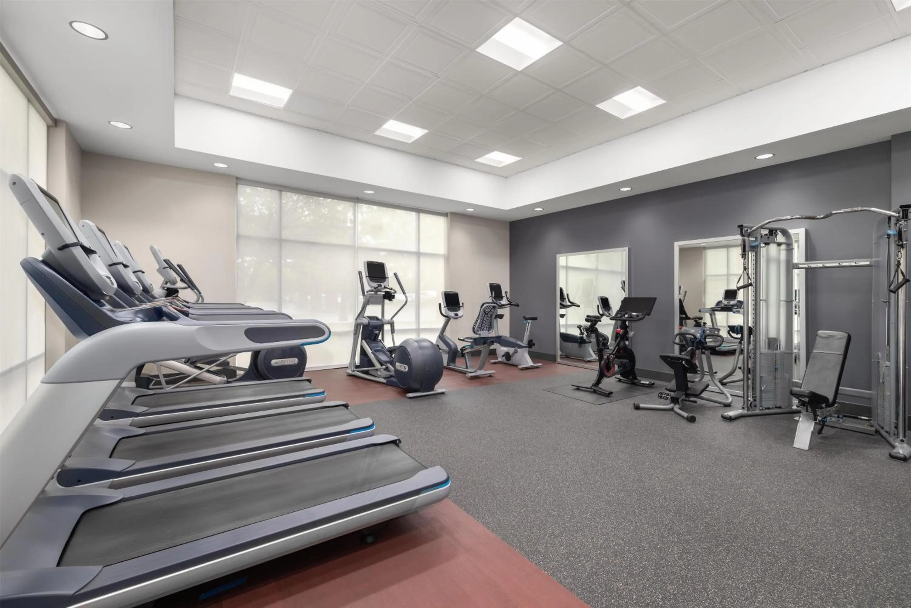 Fitness centre/facilities in Embassy Suites Charlotte/Ayrsley
