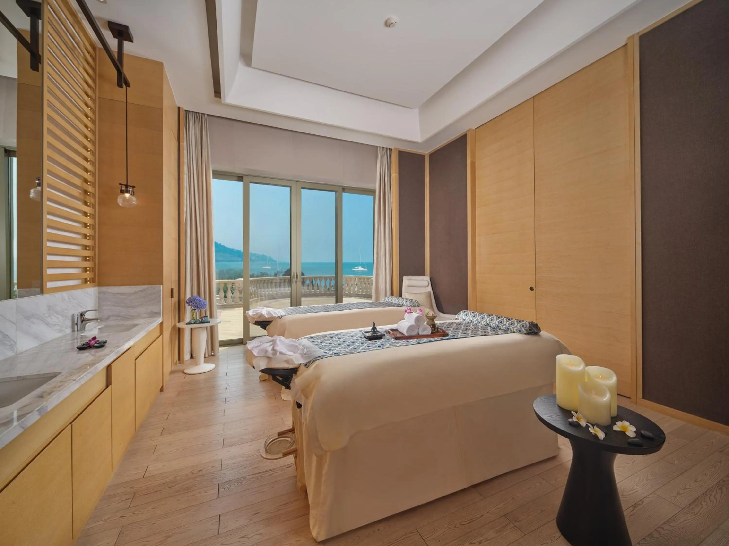 Spa and wellness centre/facilities, Bed in Hilton Yuxi Fuxian Lake