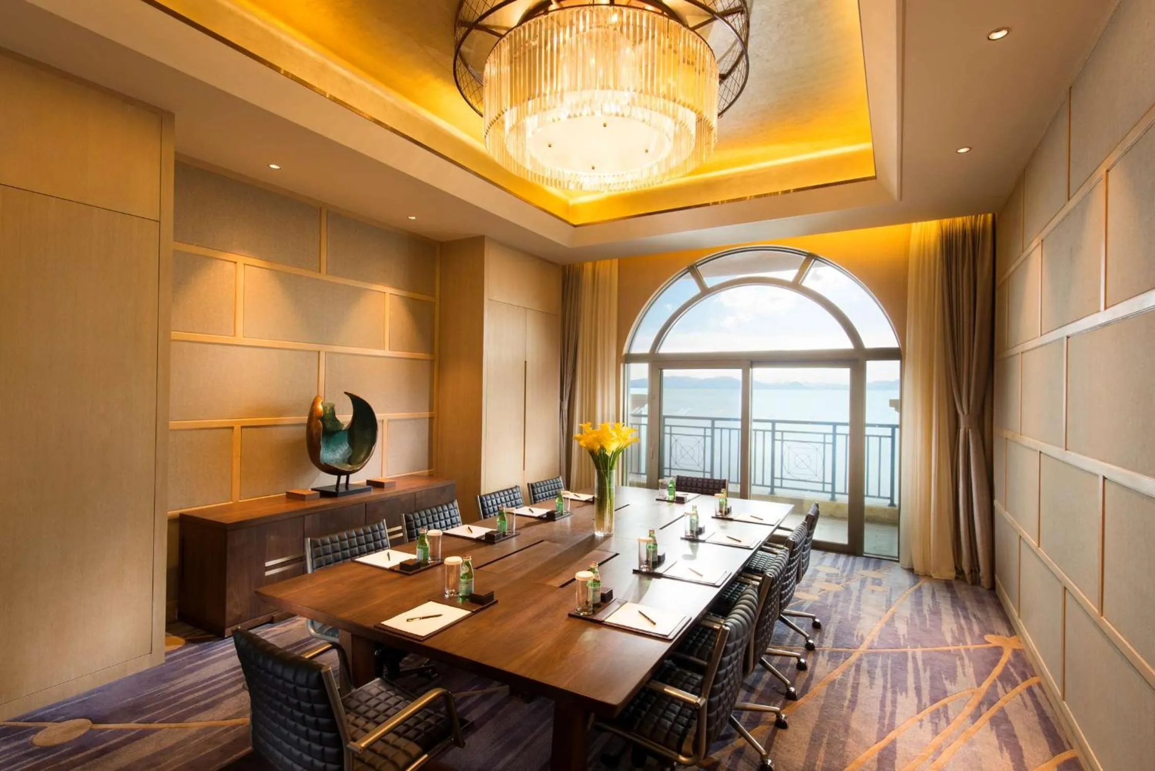 Meeting/conference room in Hilton Yuxi Fuxian Lake