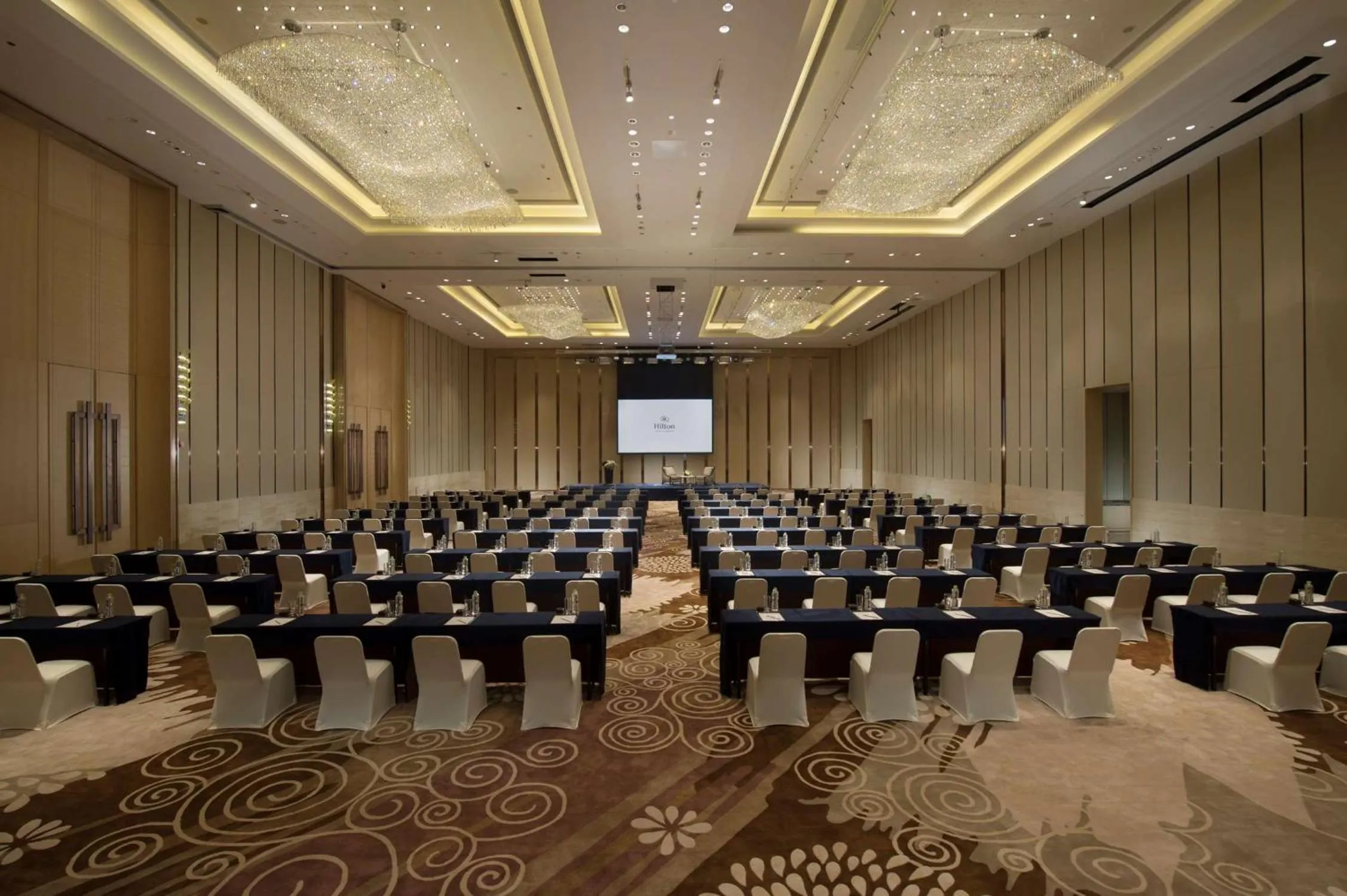 Meeting/conference room in Hilton Yuxi Fuxian Lake