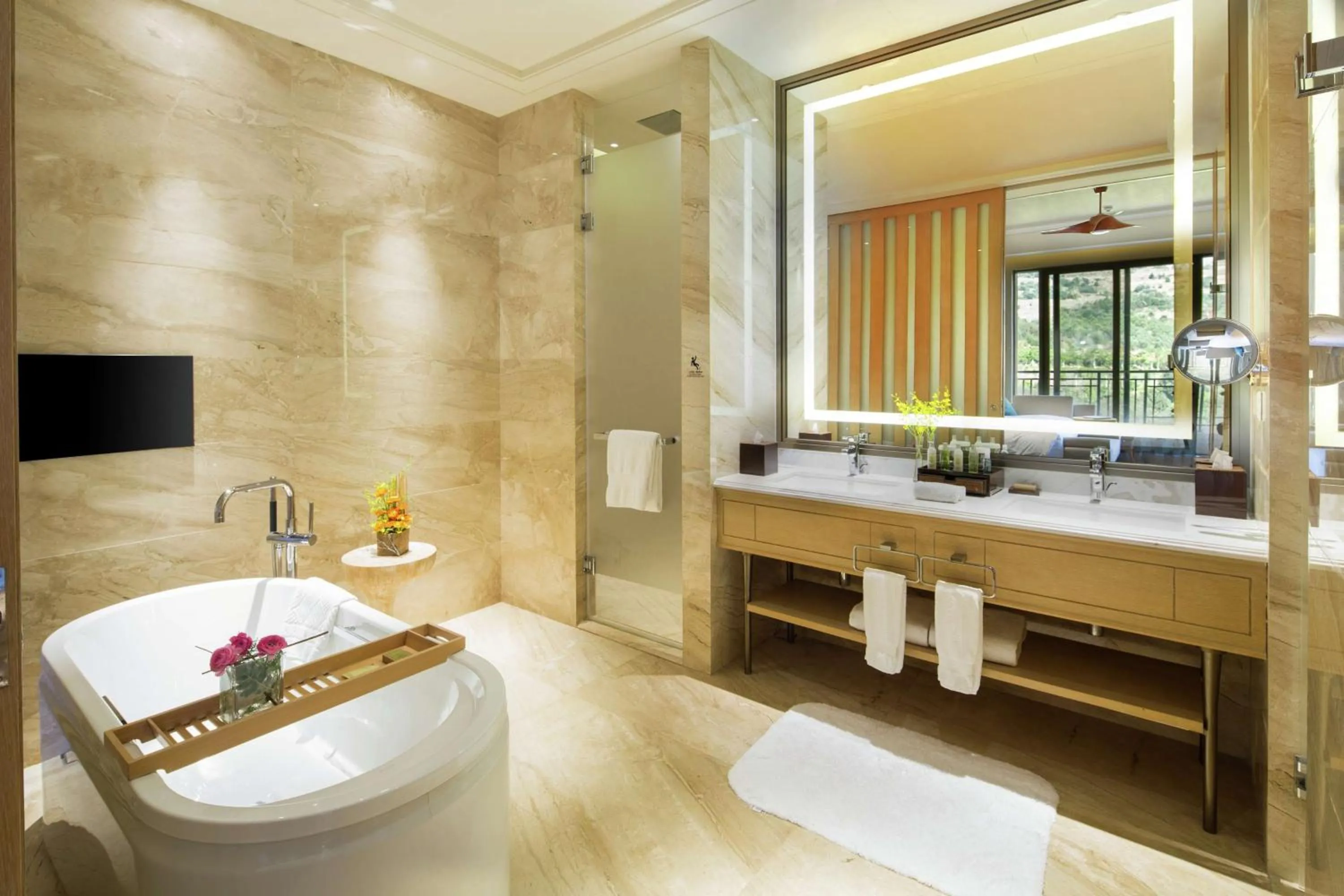 Bathroom in Hilton Yuxi Fuxian Lake