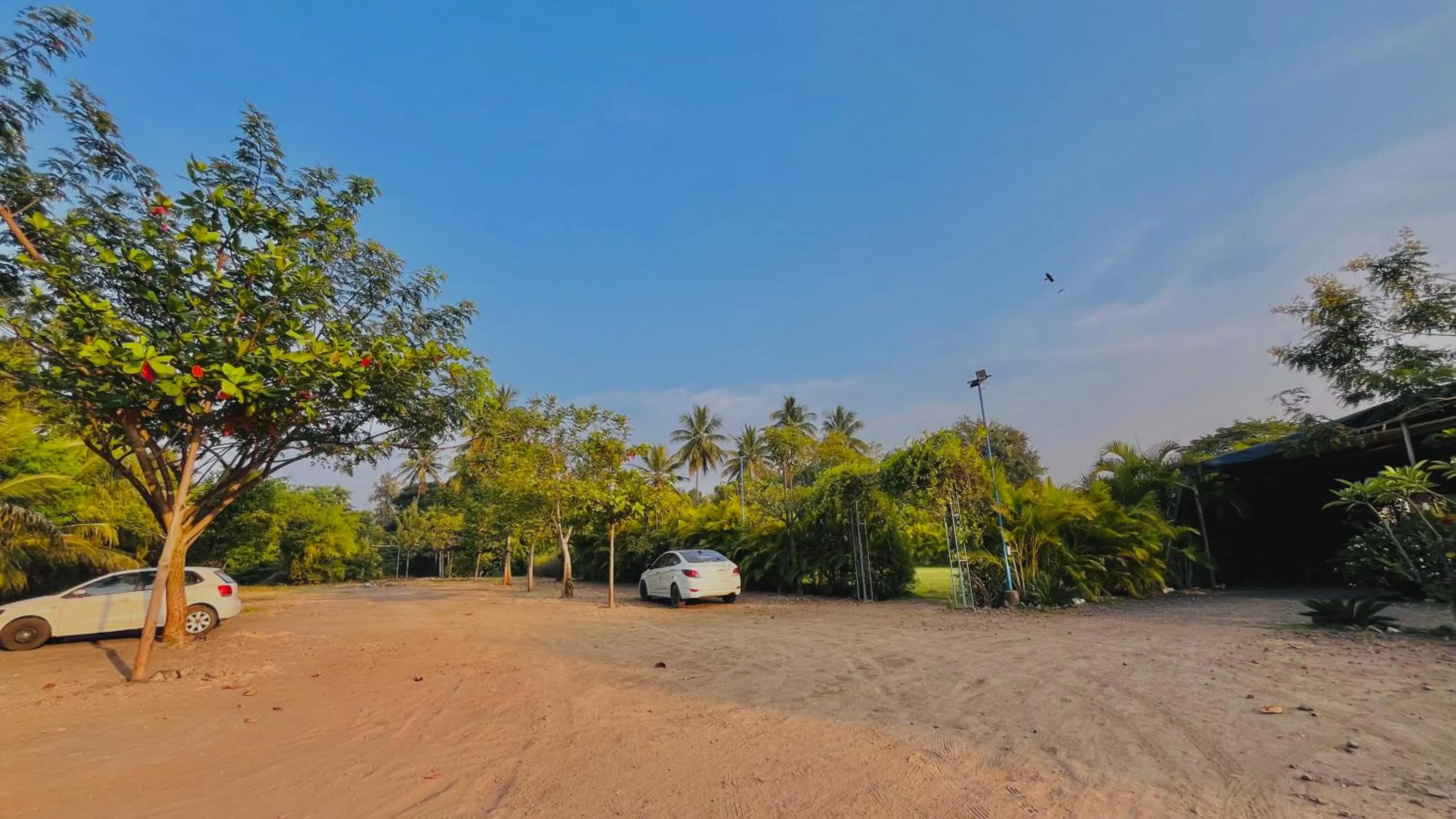 Parking in YUGANNKURR farmhouse