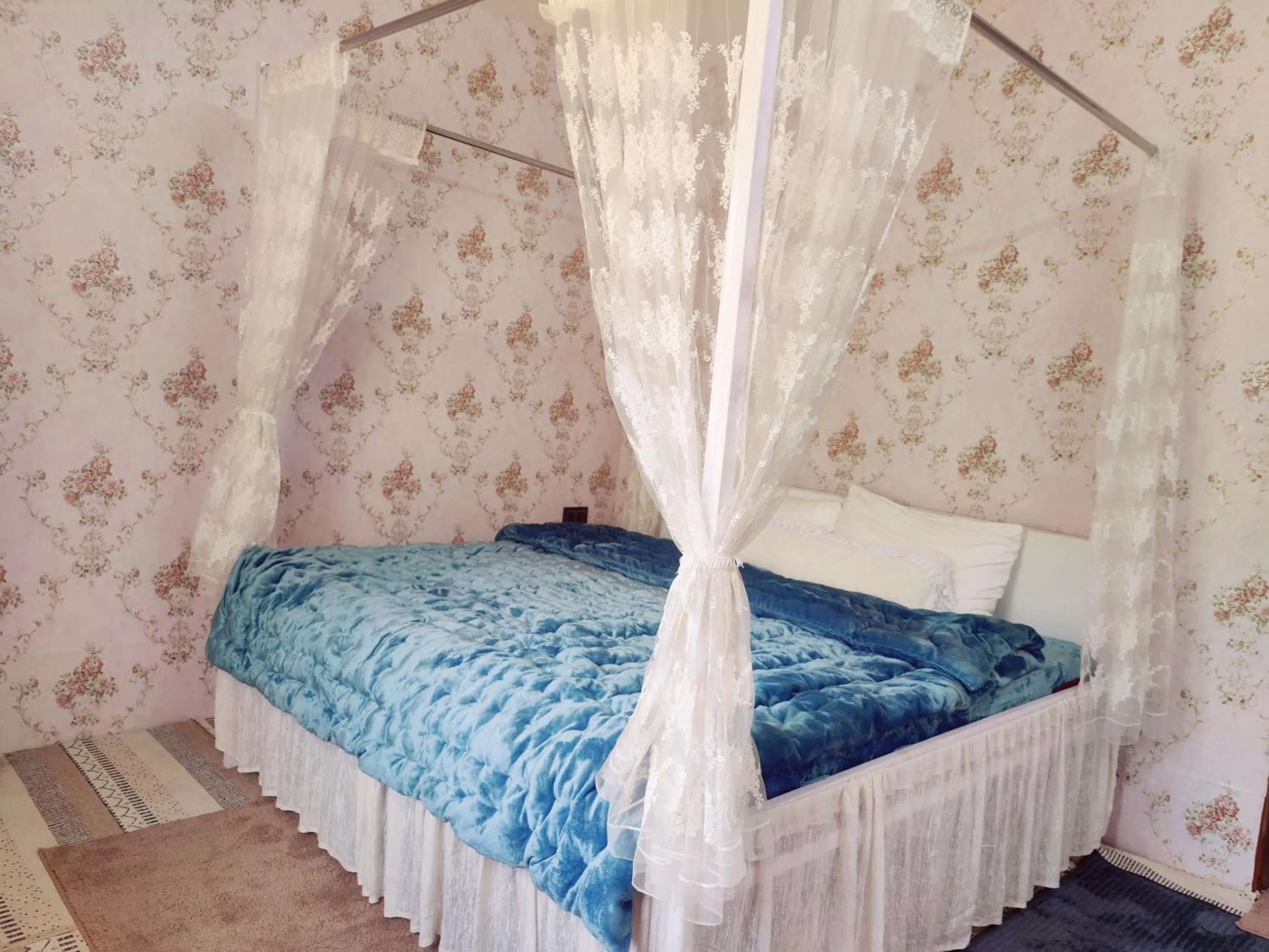 Bedroom, Bed in The Rare Ones, Bhalugaad Resort and game Zone