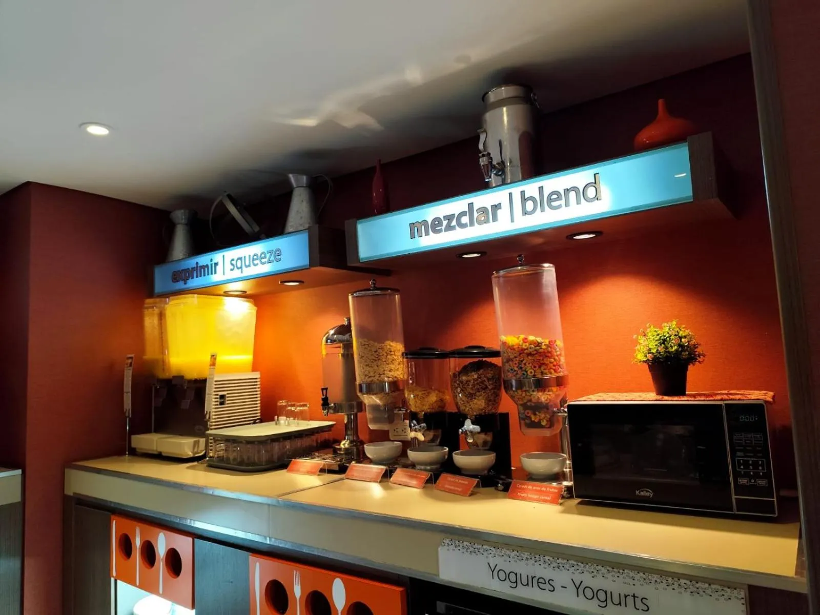 Breakfast in Hampton by Hilton Bogota Usaquen