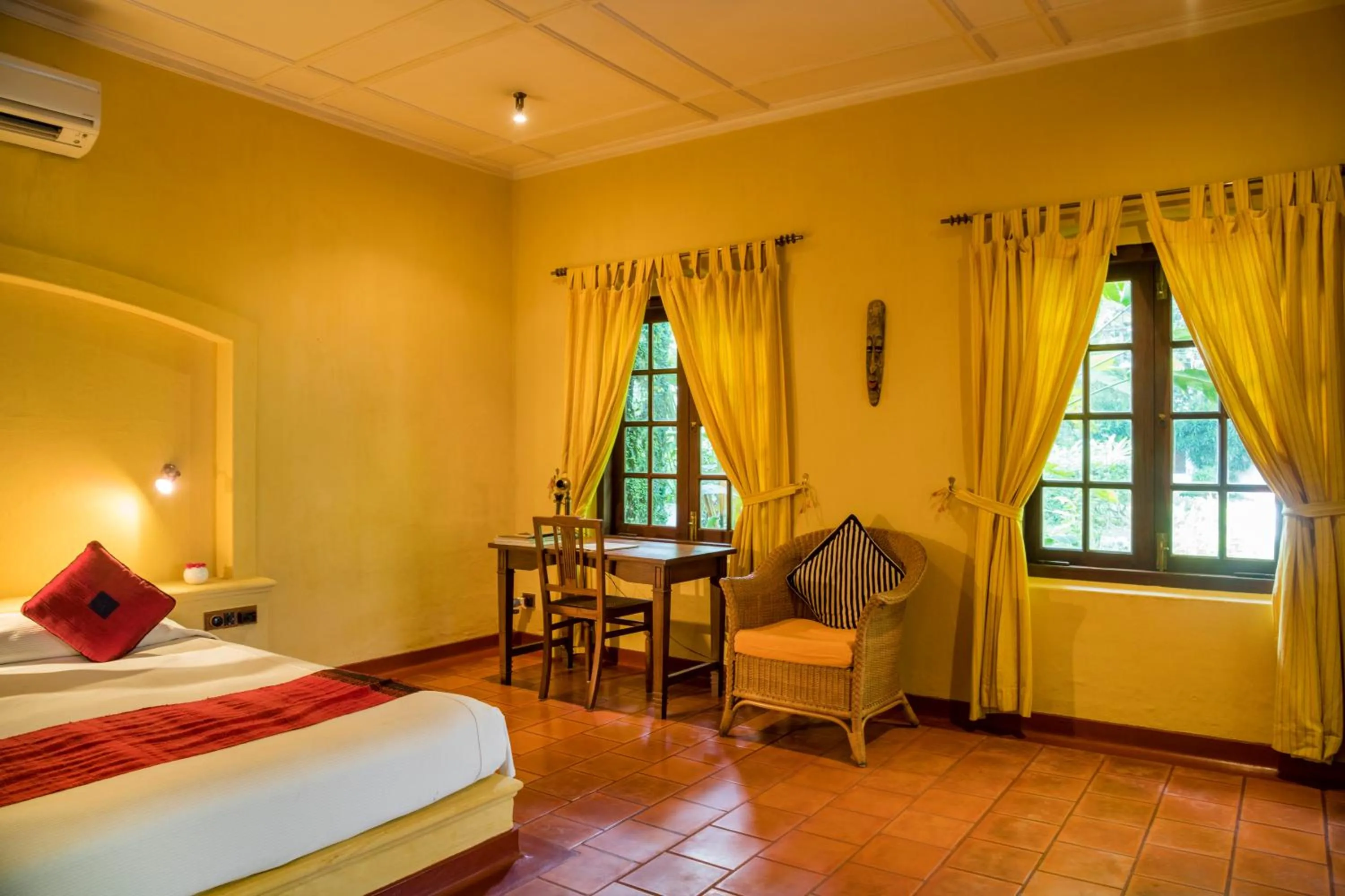 Bed in Old Harbour Hotel