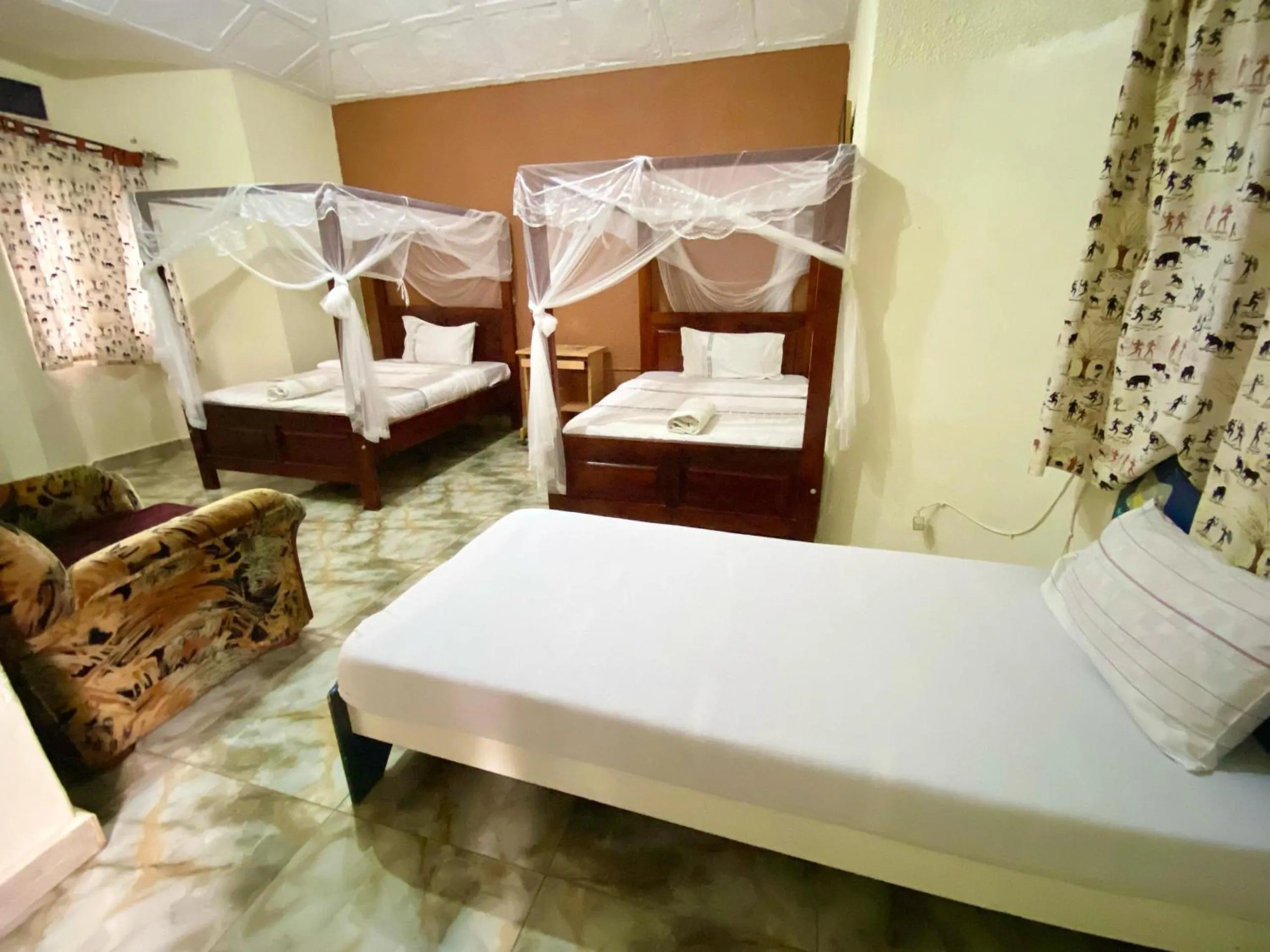 Bathroom, Bed in Gorilla African Guest House