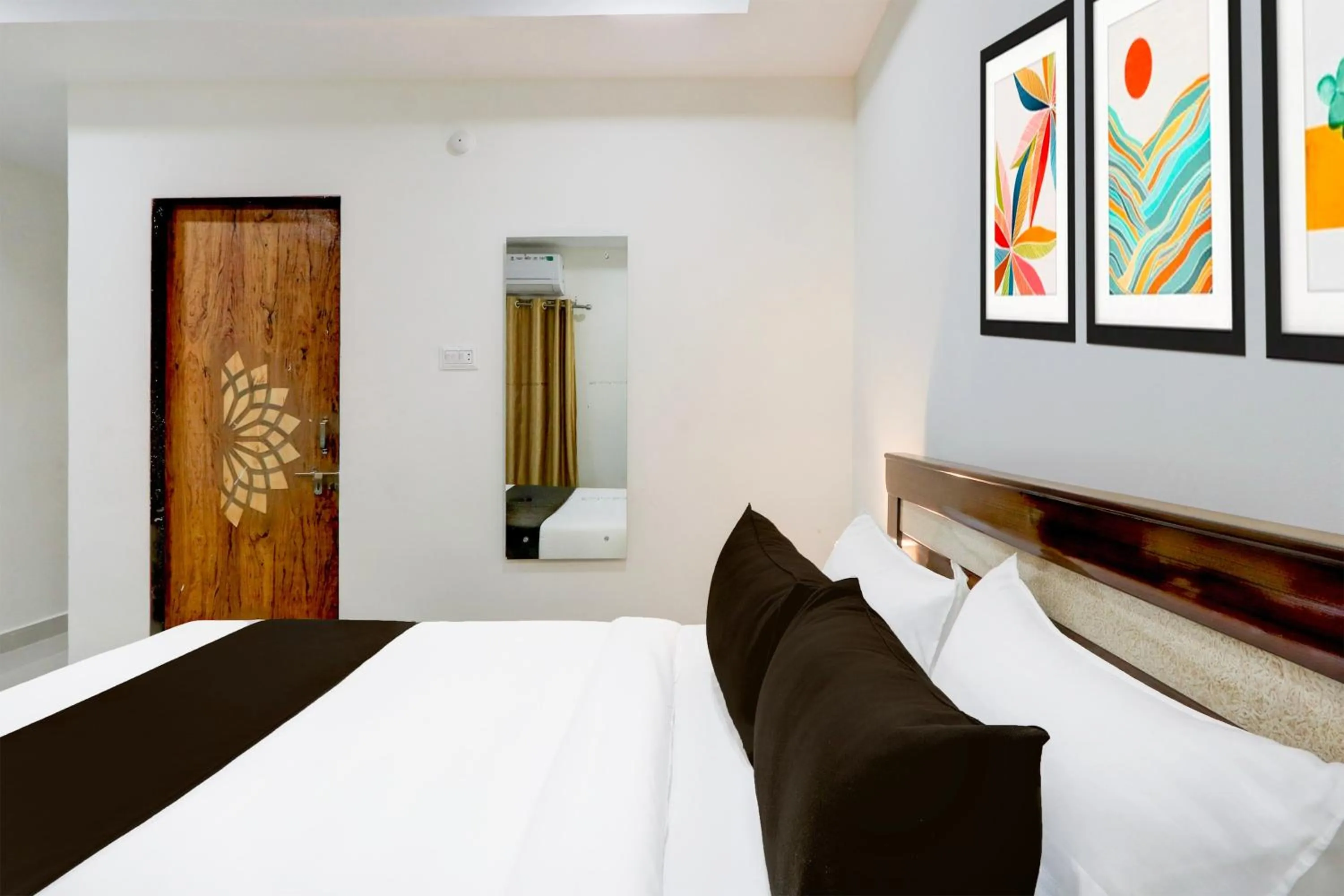 Bedroom, Bed in Super Collection O Madhapur Near Cyber Tower