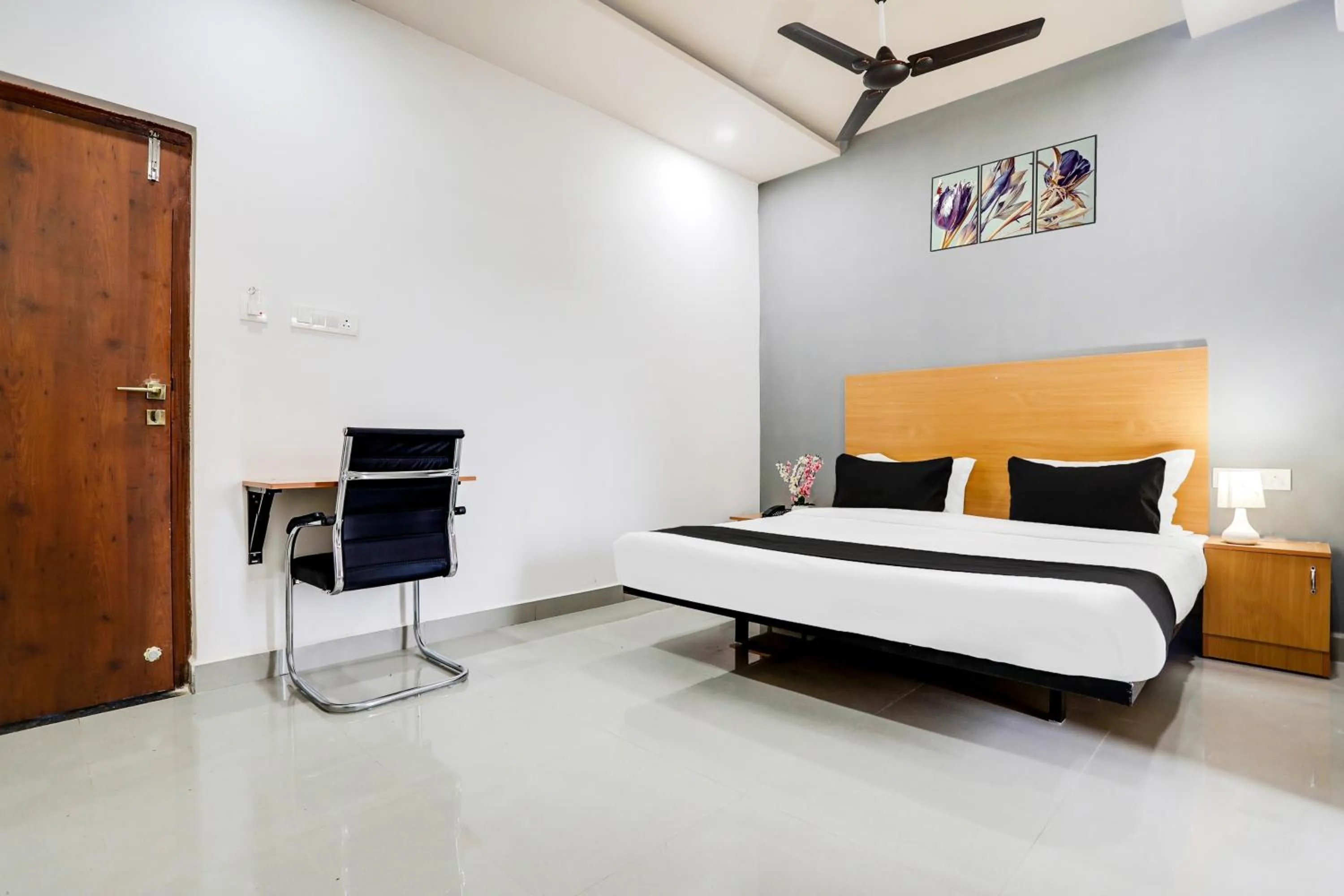 Bedroom, Bed in Super Townhouse Shamshabad Near Airport
