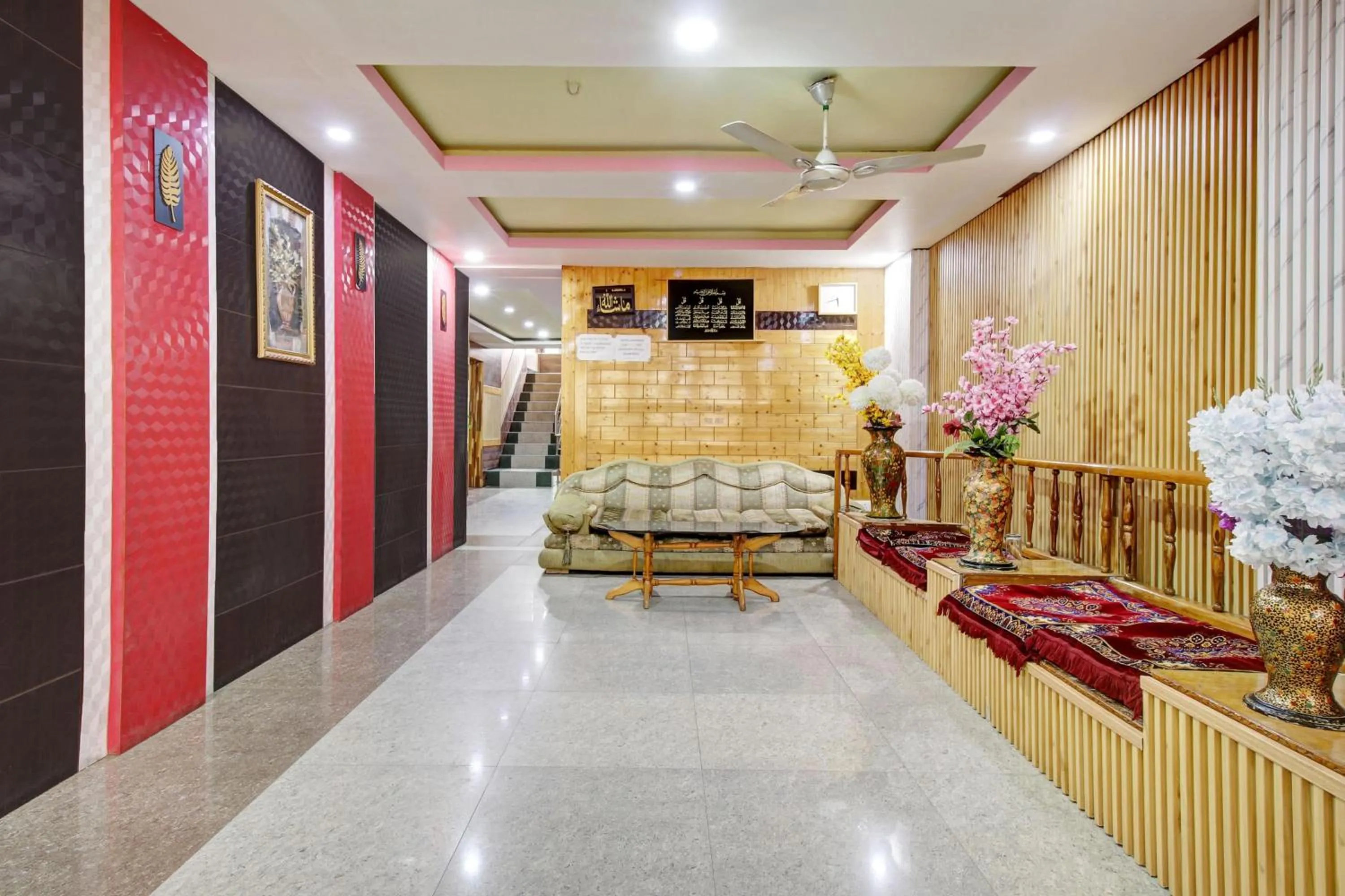Lobby or reception in Super Collection O Rajbagh formerly Lavender