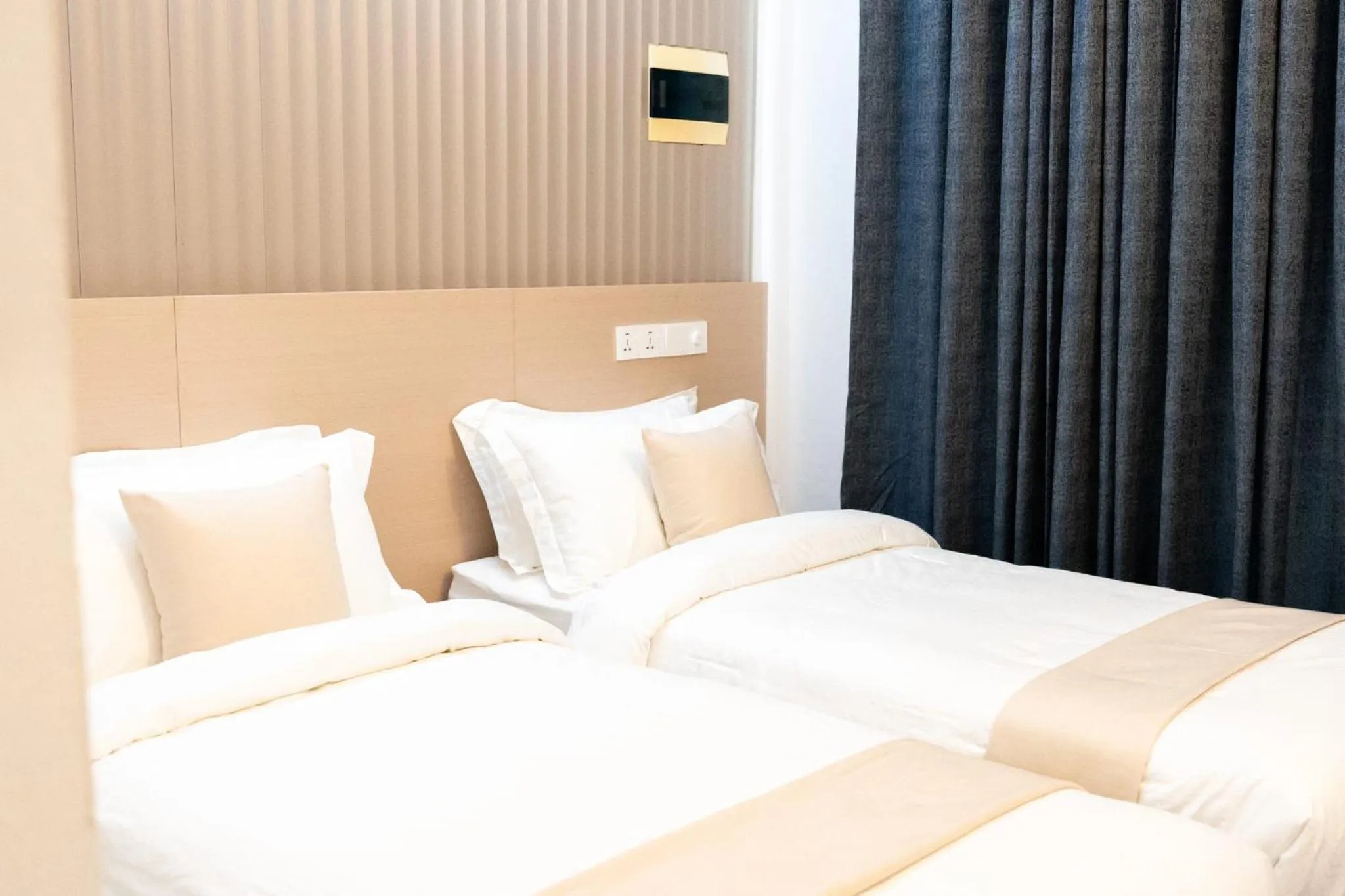 Bed in Navaya Dhiffushi