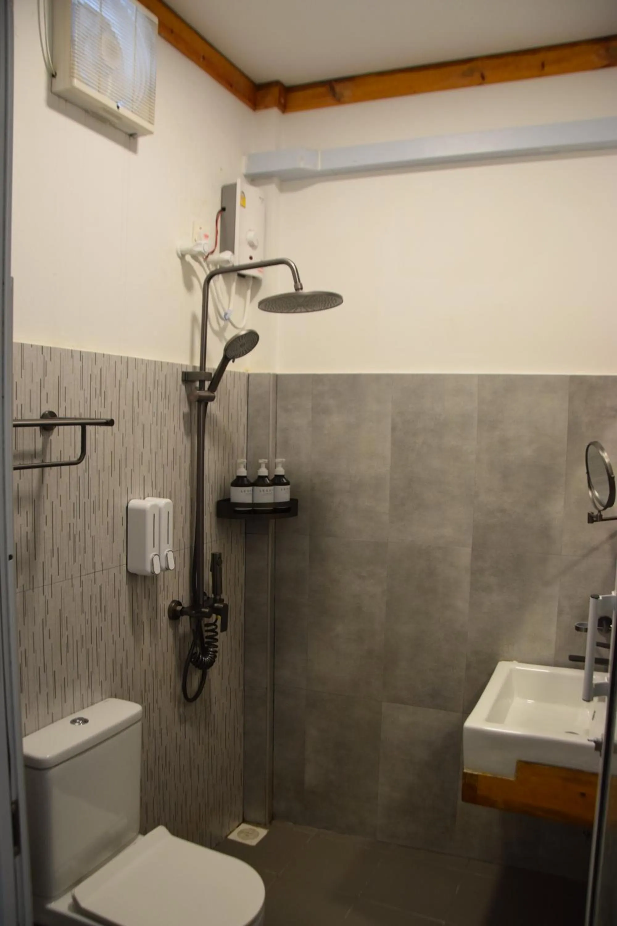 Toilet in Navaya Dhiffushi