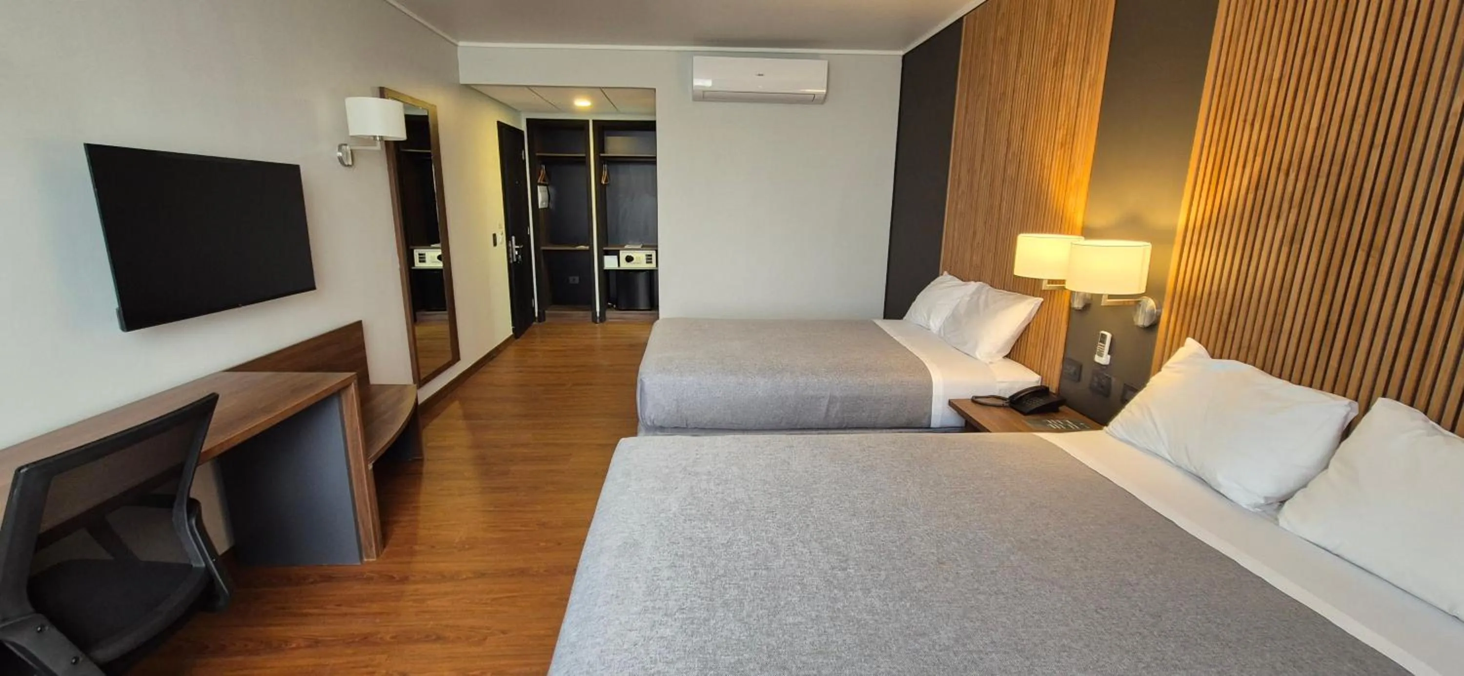 Photo of the whole room, Bed in Hotel Diego de Almagro La Serena Express