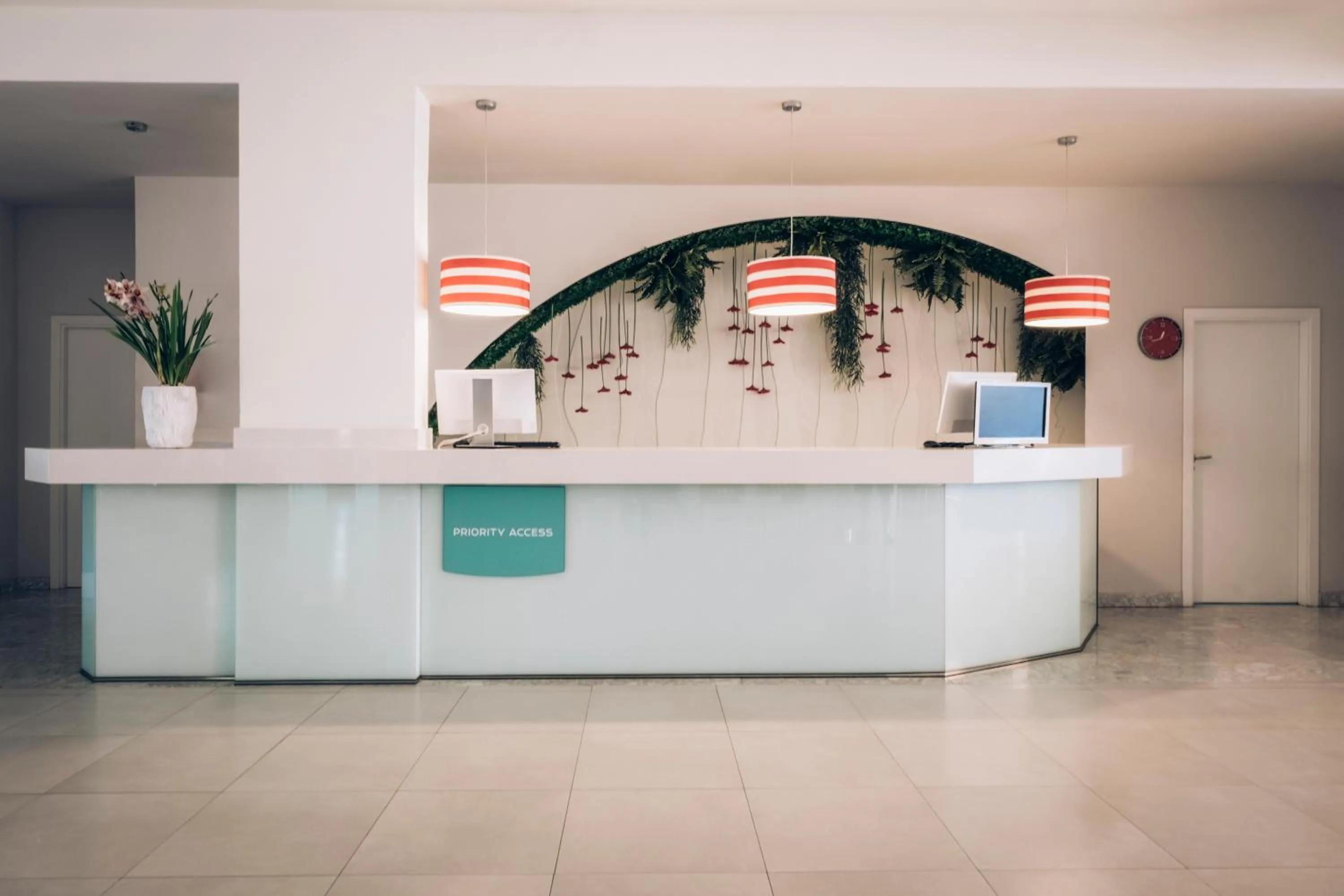 Lobby or reception in Iberostar Waves Pinos Park