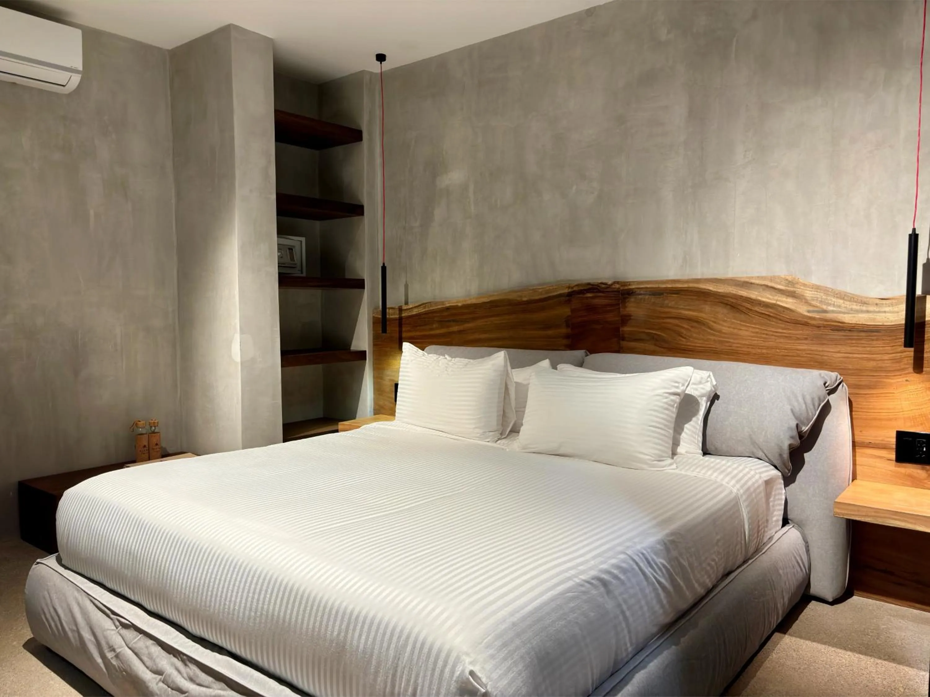 Bedroom, Bed in Blooma Boutique Hotel