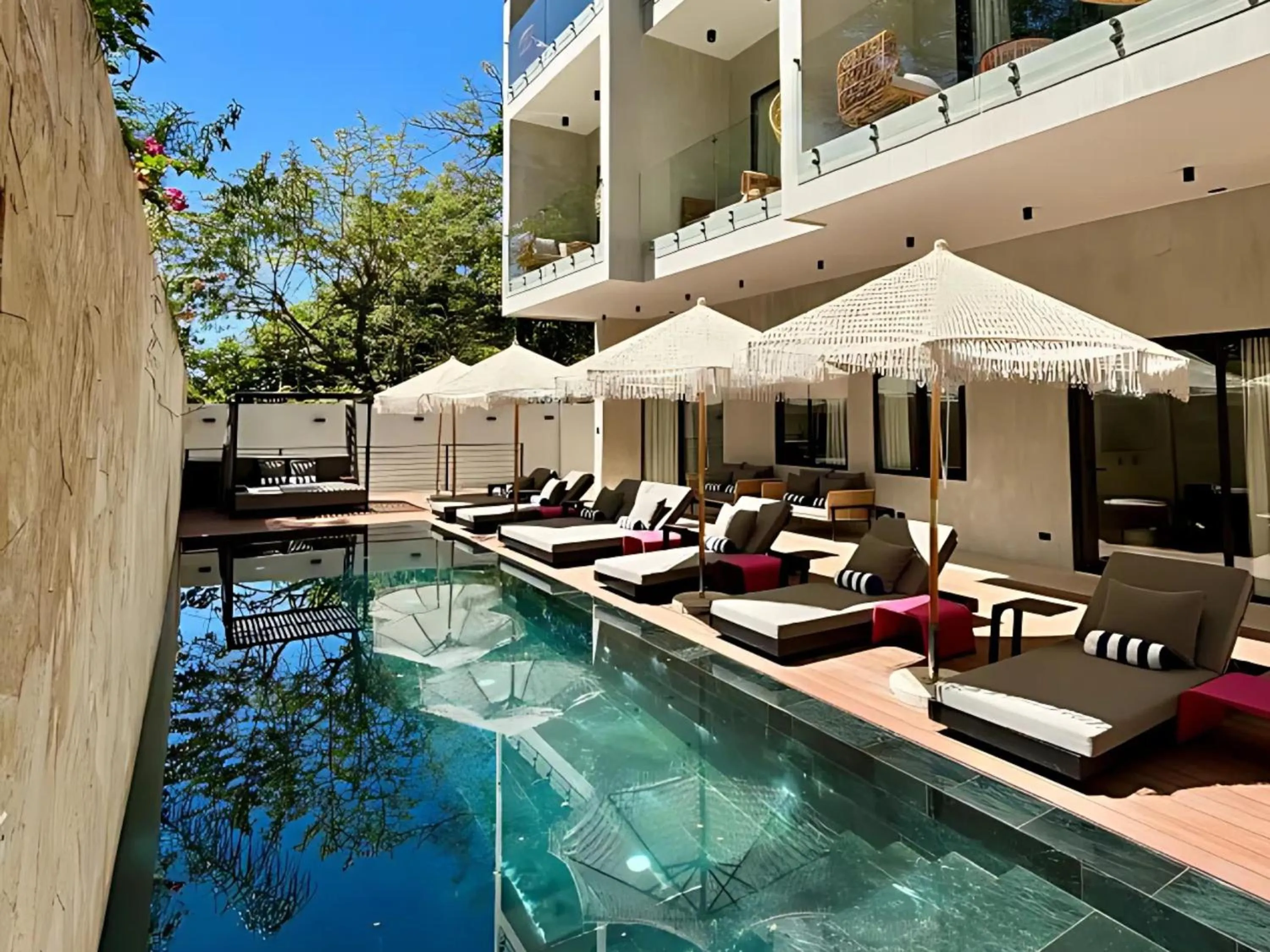 Swimming pool in Blooma Boutique Hotel