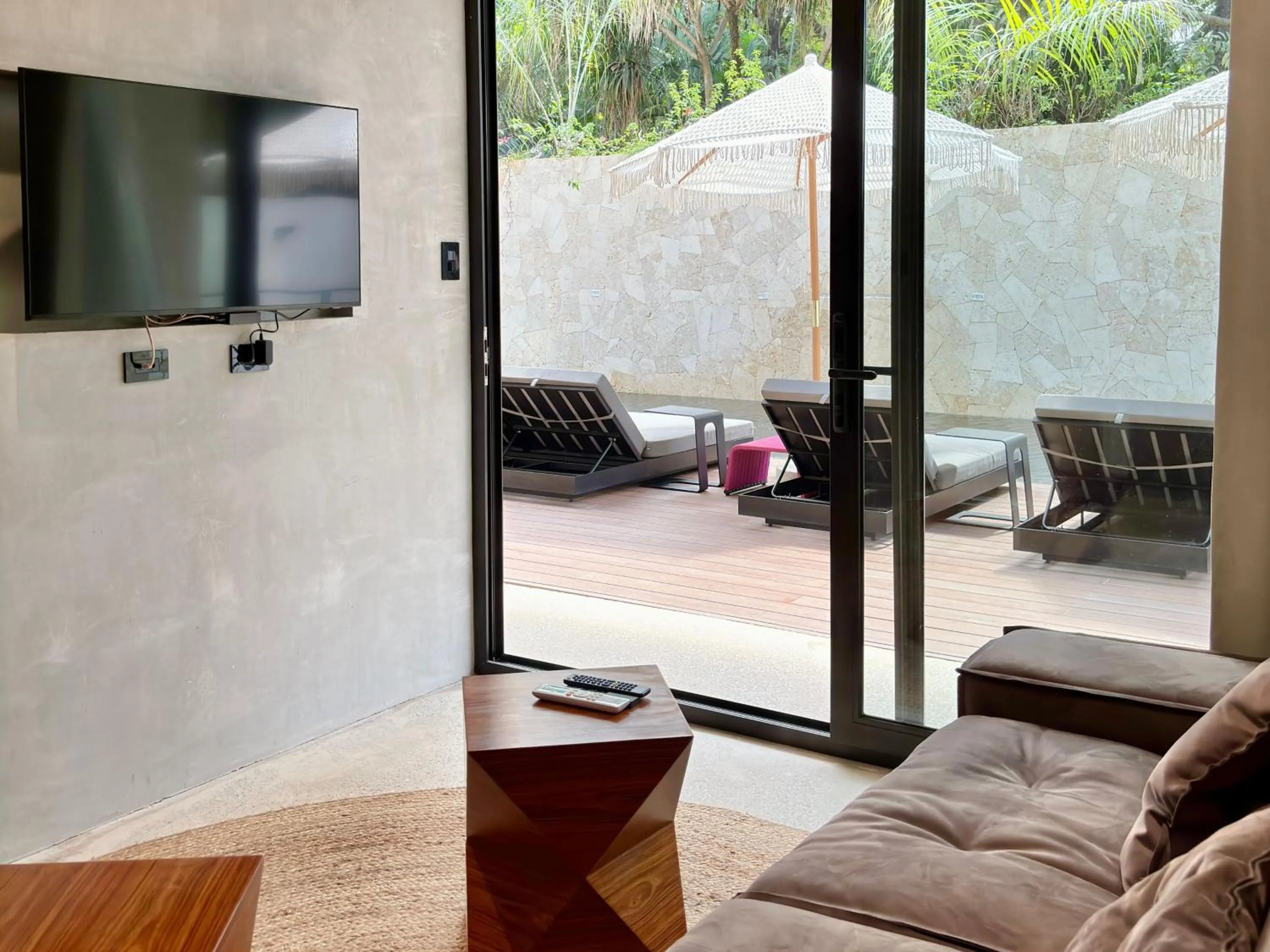 Facade/entrance in Blooma Boutique Hotel