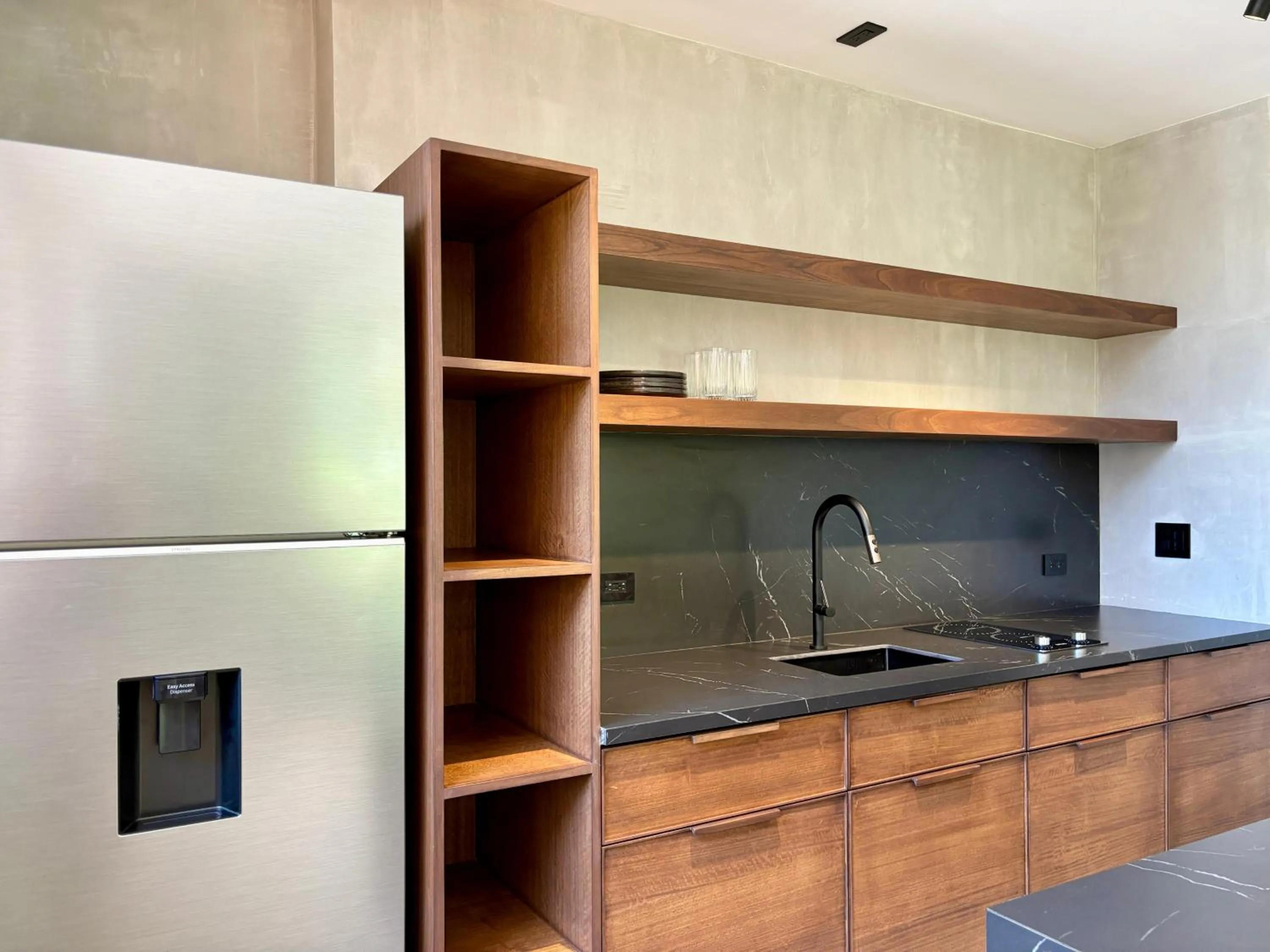 Kitchen or kitchenette in Blooma Boutique Hotel