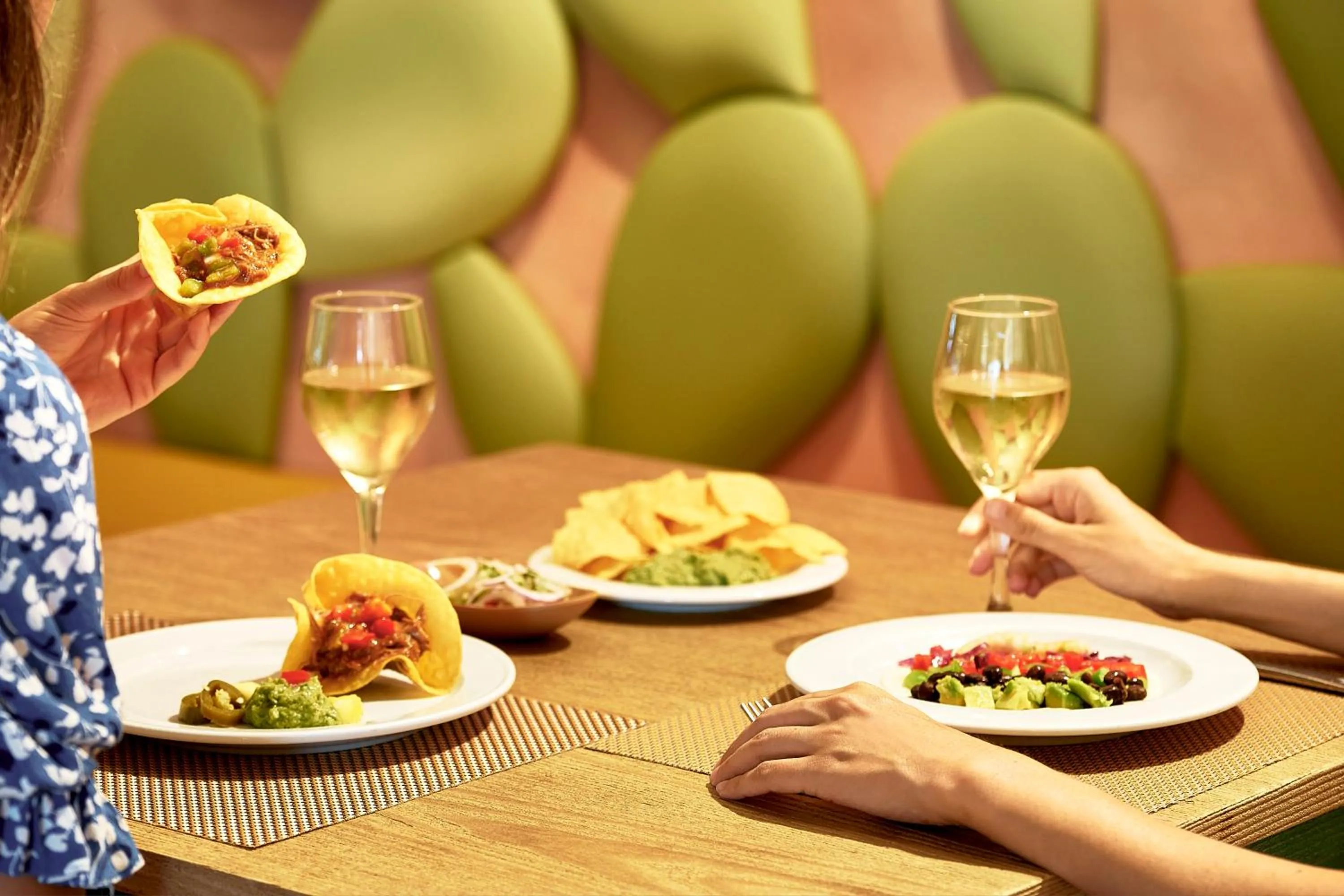 Restaurant/places to eat in Iberostar Waves Club Cala Barca All Inclusive