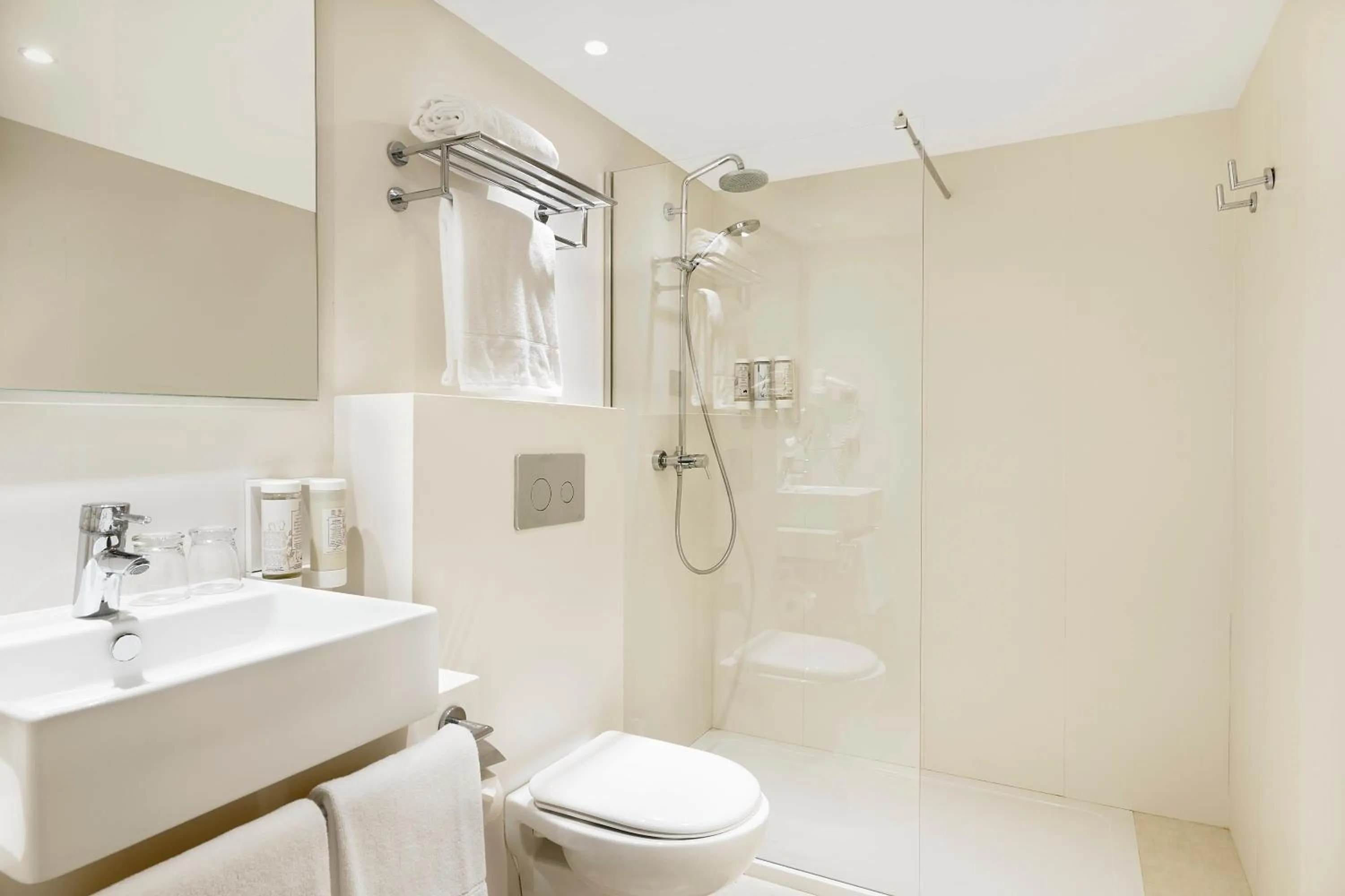 Bathroom in Iberostar Waves Club Cala Barca All Inclusive