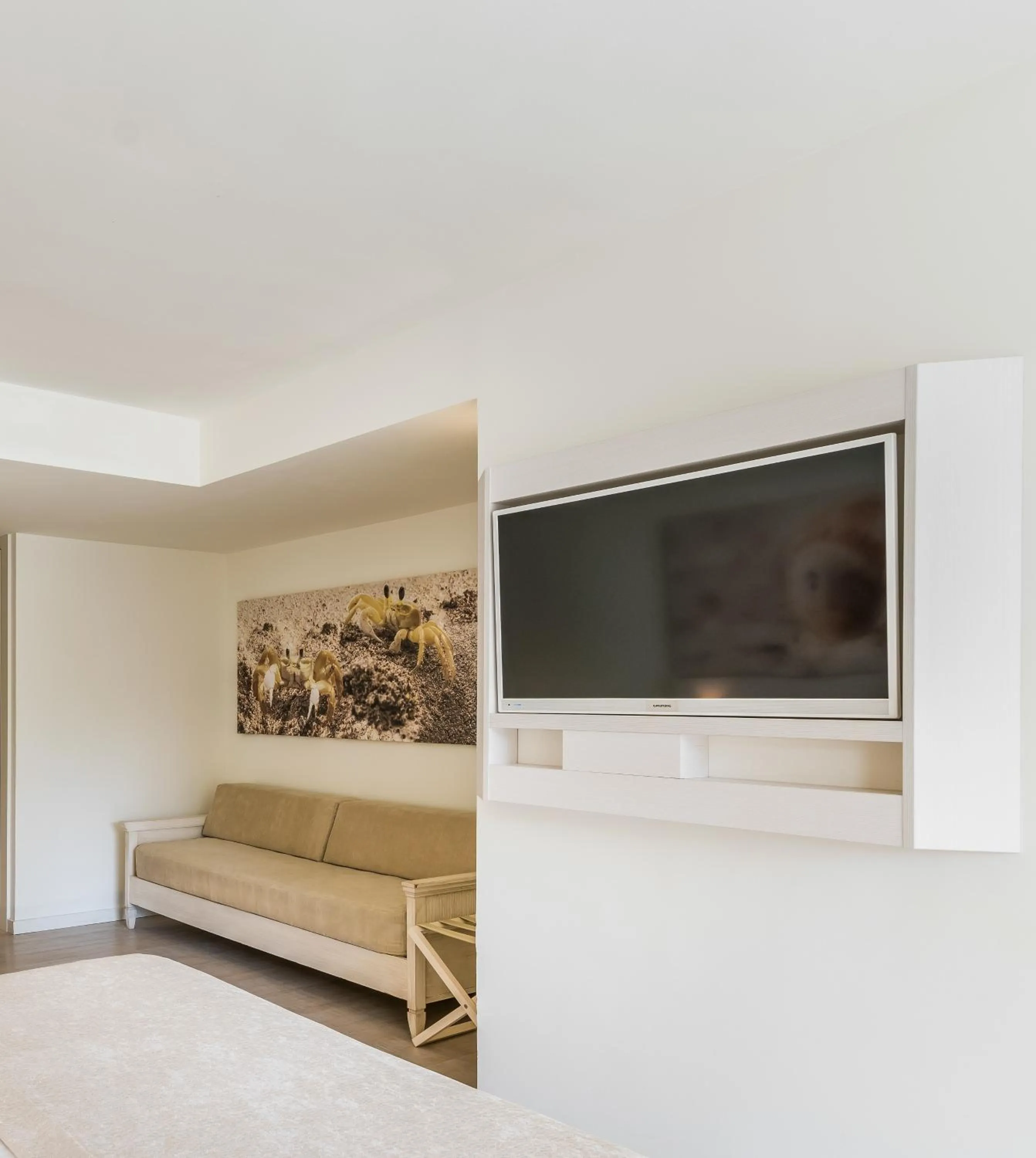 TV and multimedia, Bed in Iberostar Waves Cristina