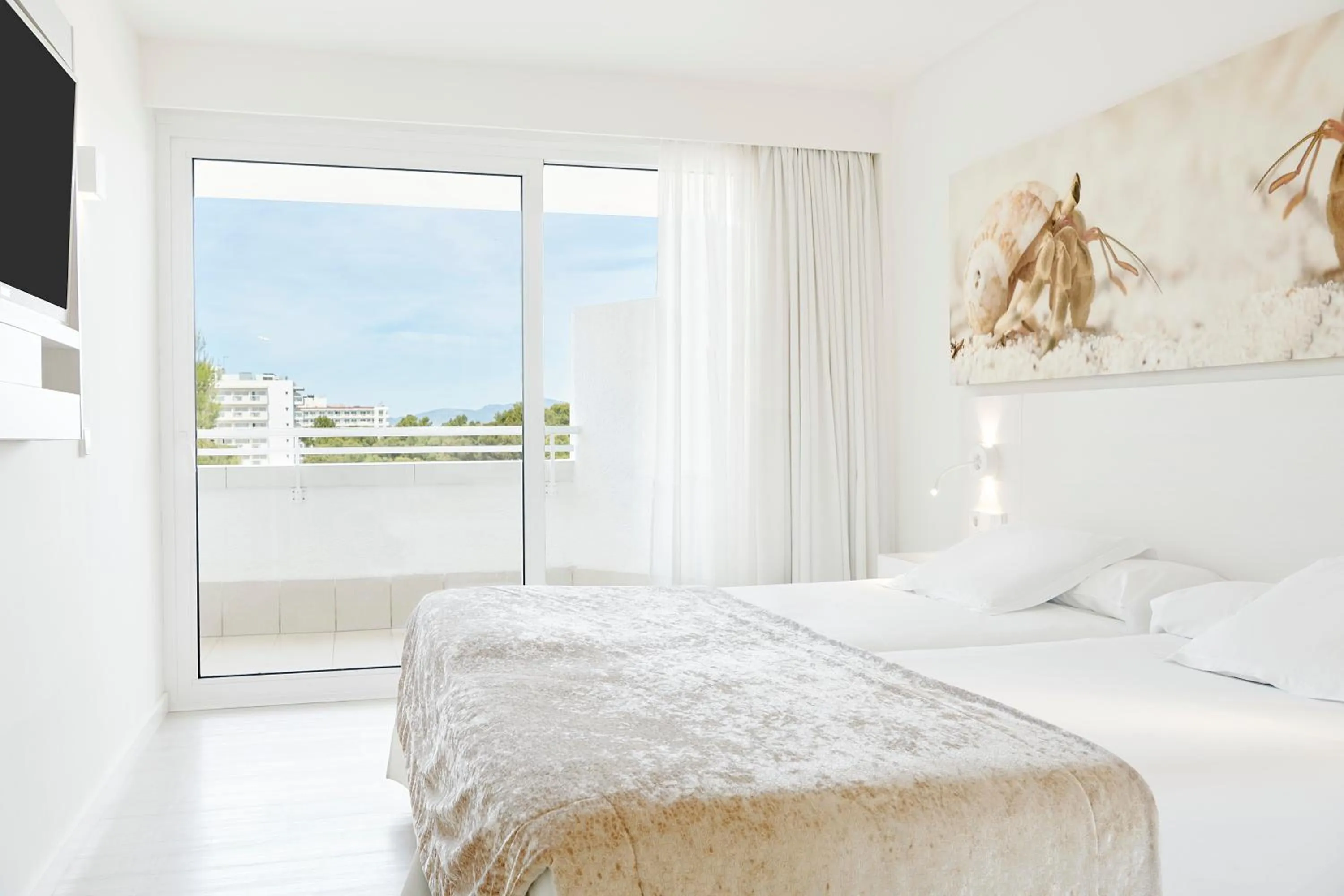 Bedroom, Bed in Iberostar Waves Cristina