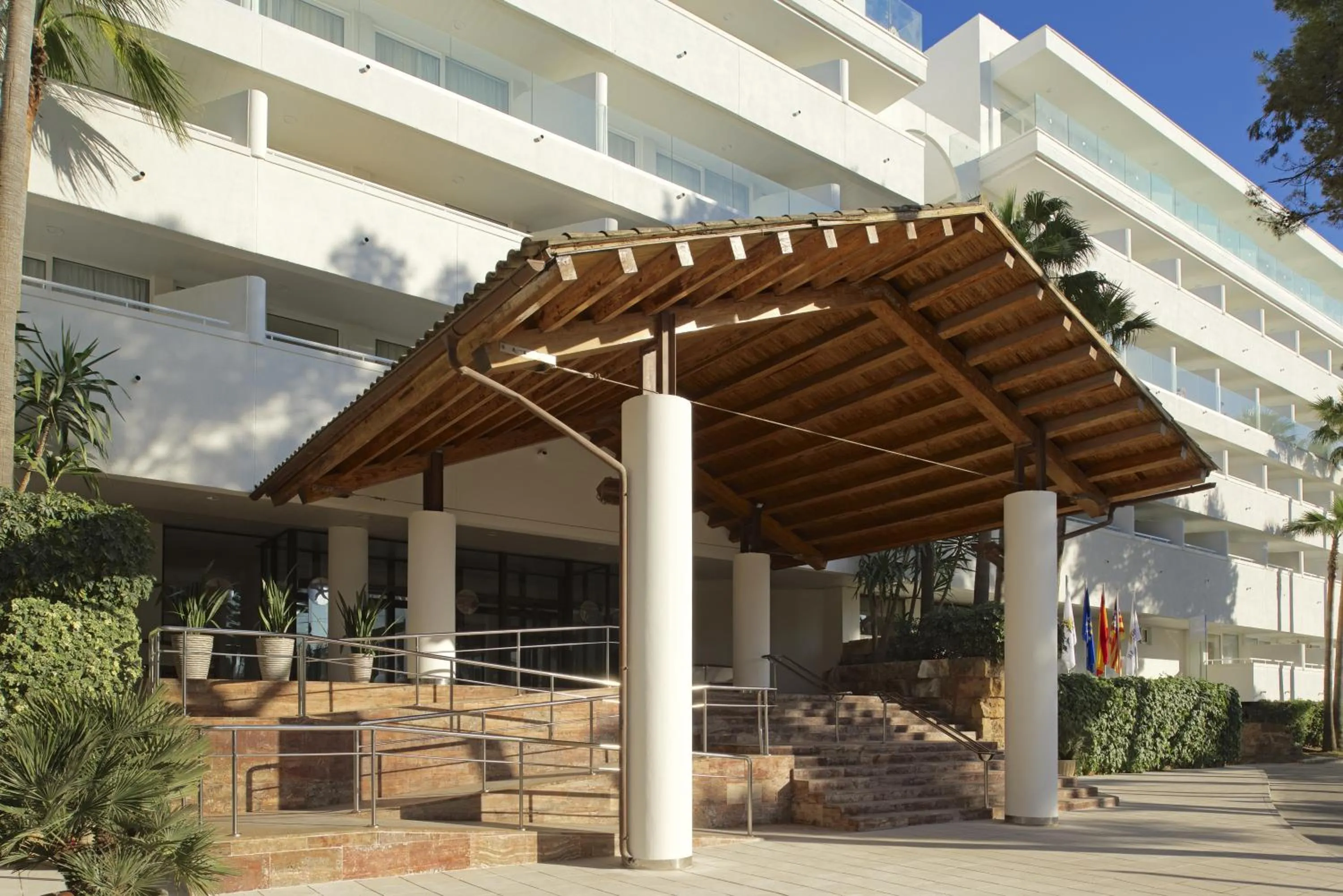 Facade/entrance in Iberostar Waves Cristina