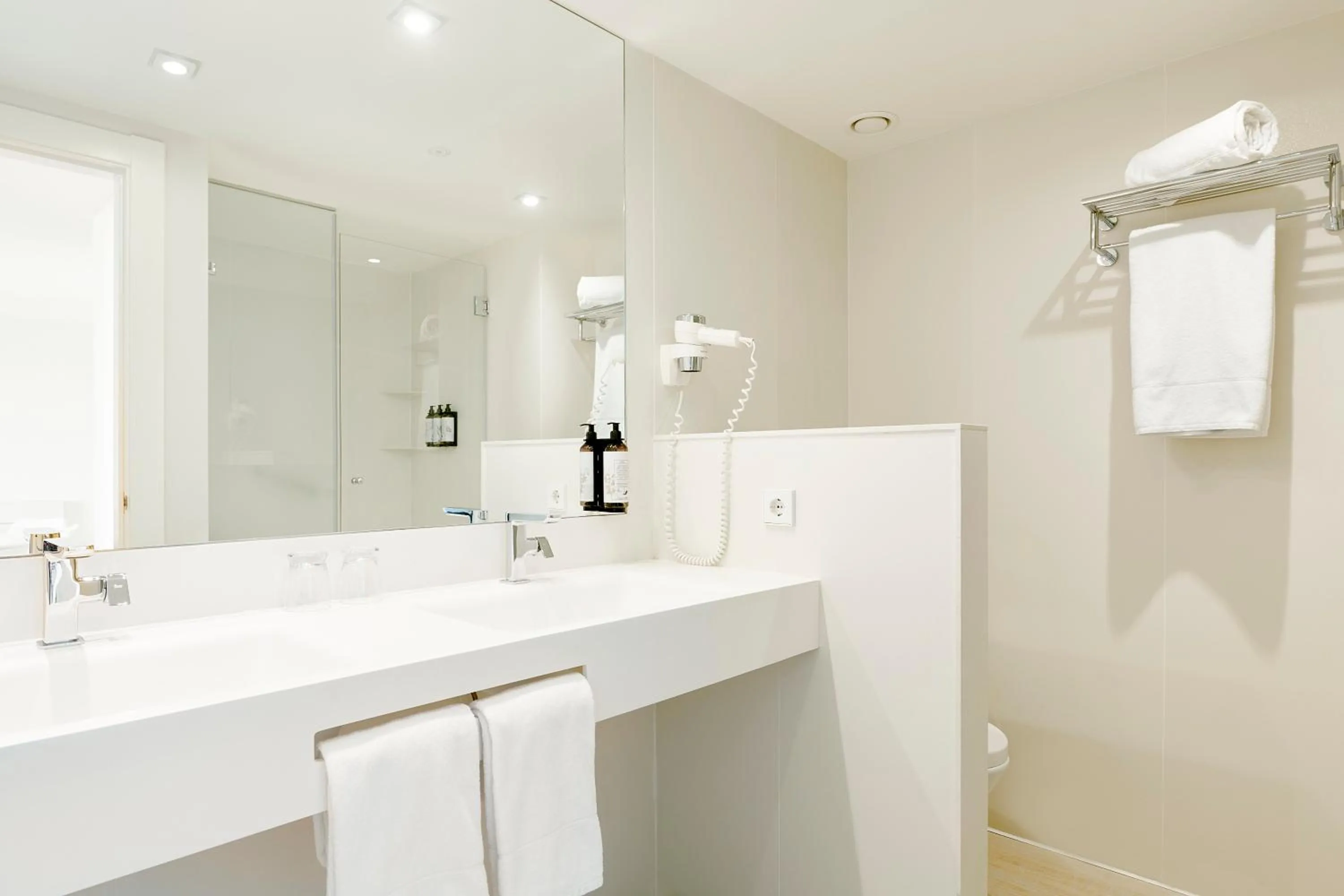 Bathroom in Iberostar Waves Cristina