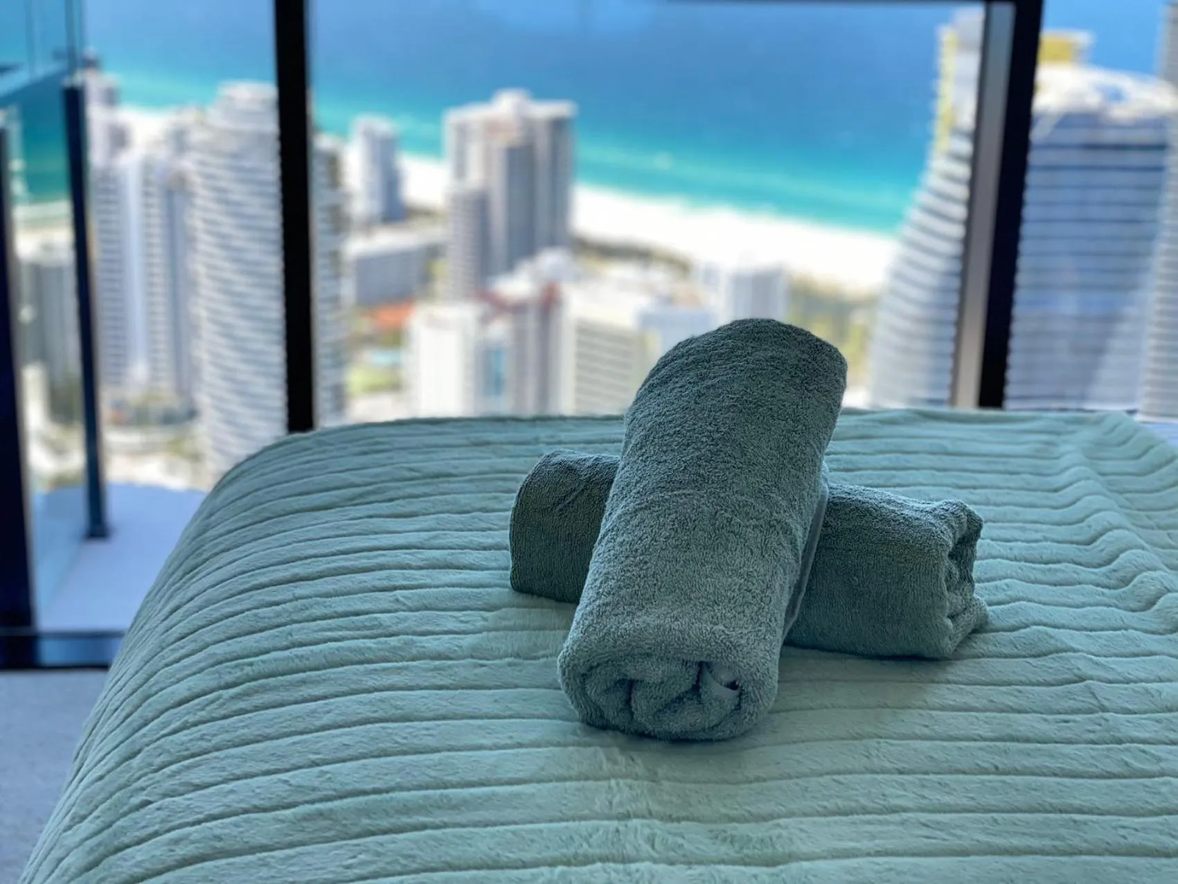 Bedroom, Bed in La Jolla Holiday Broadbeach