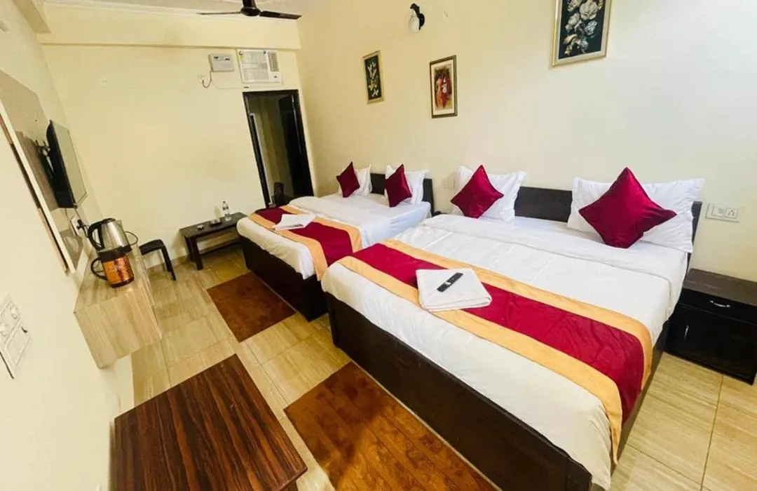 Photo of the whole room, Bed in The Gange Hill By Green Bird Hospitality