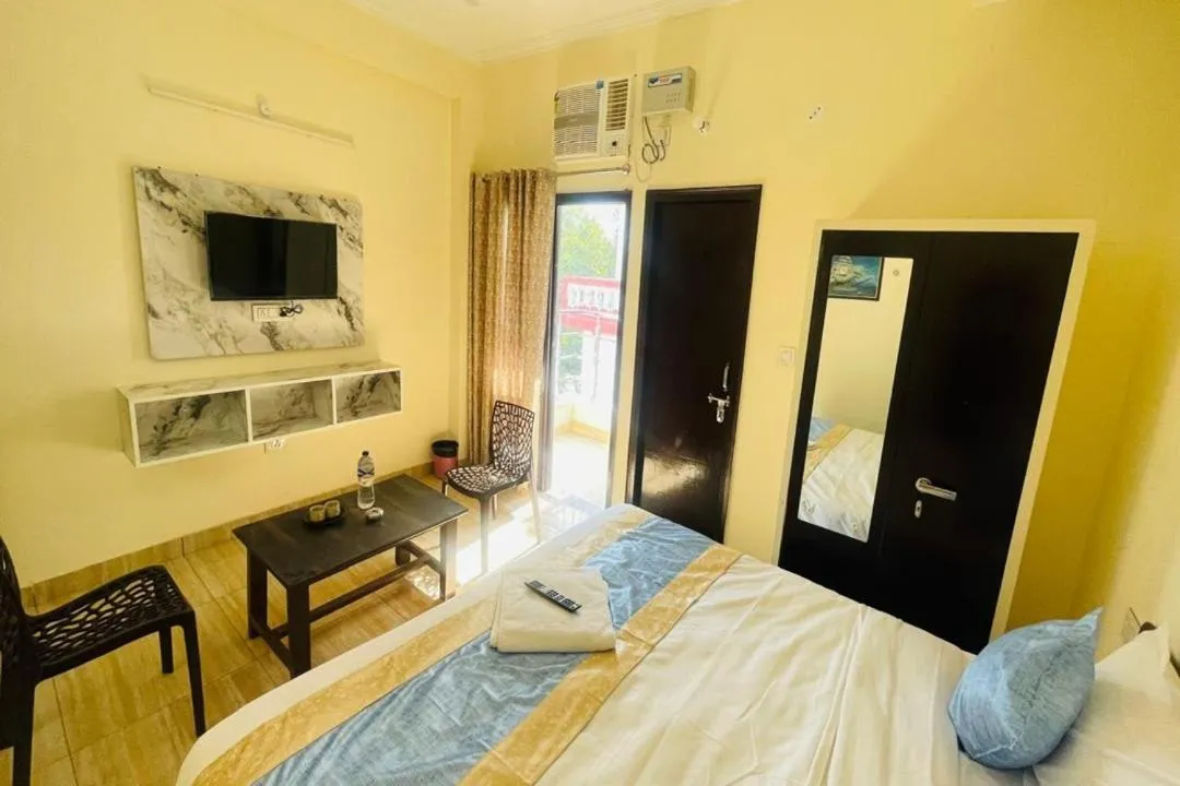 Communal lounge/ TV room, Bed in The Gange Hill By Green Bird Hospitality