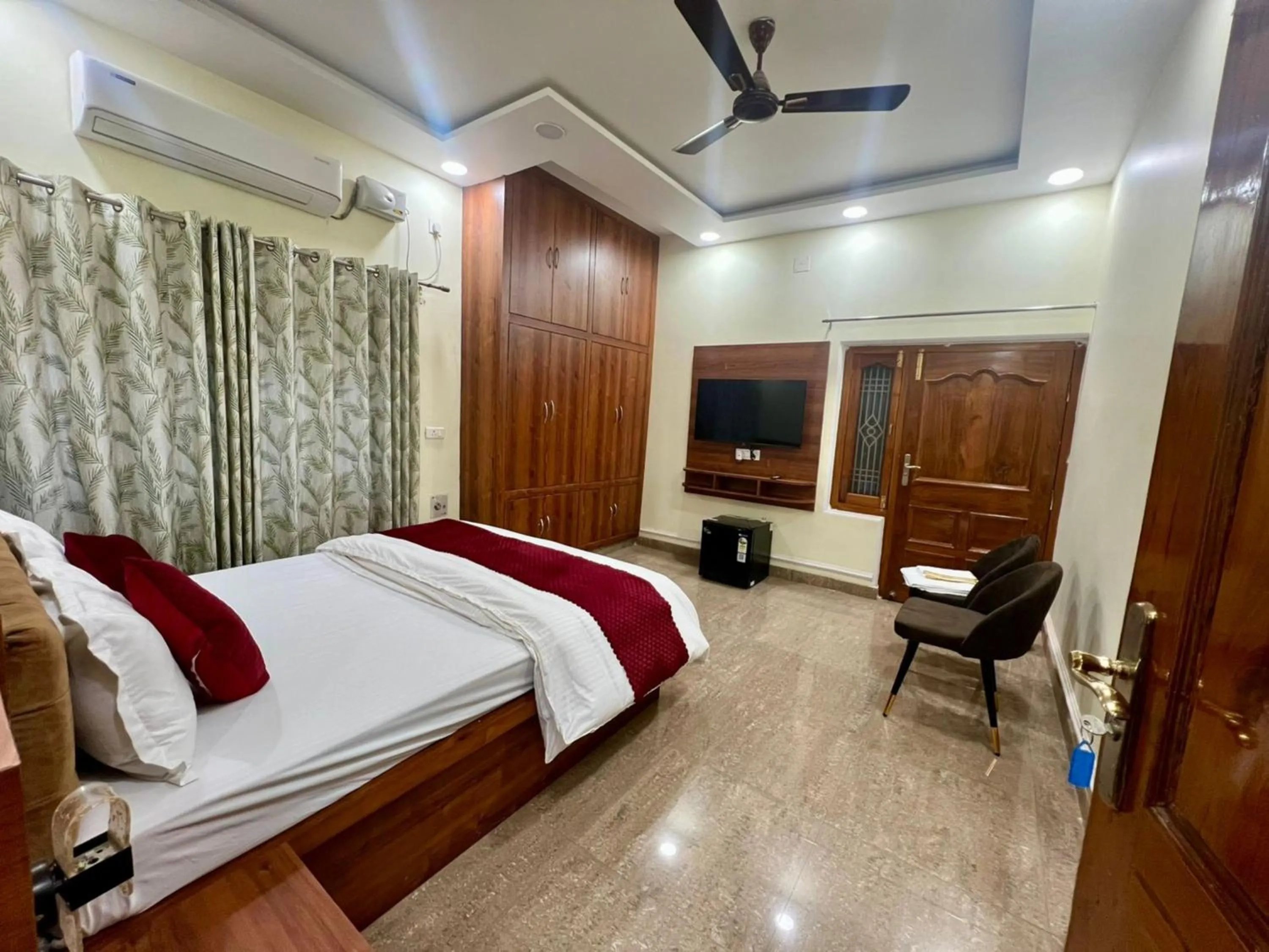 Bed in Om Kashi Villa