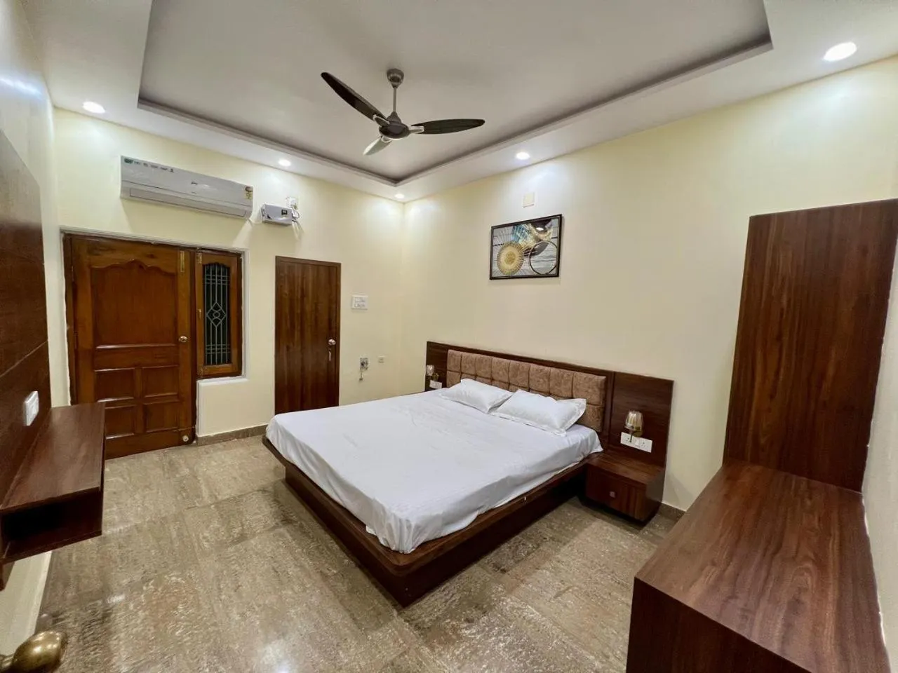 Bed in Om Kashi Villa