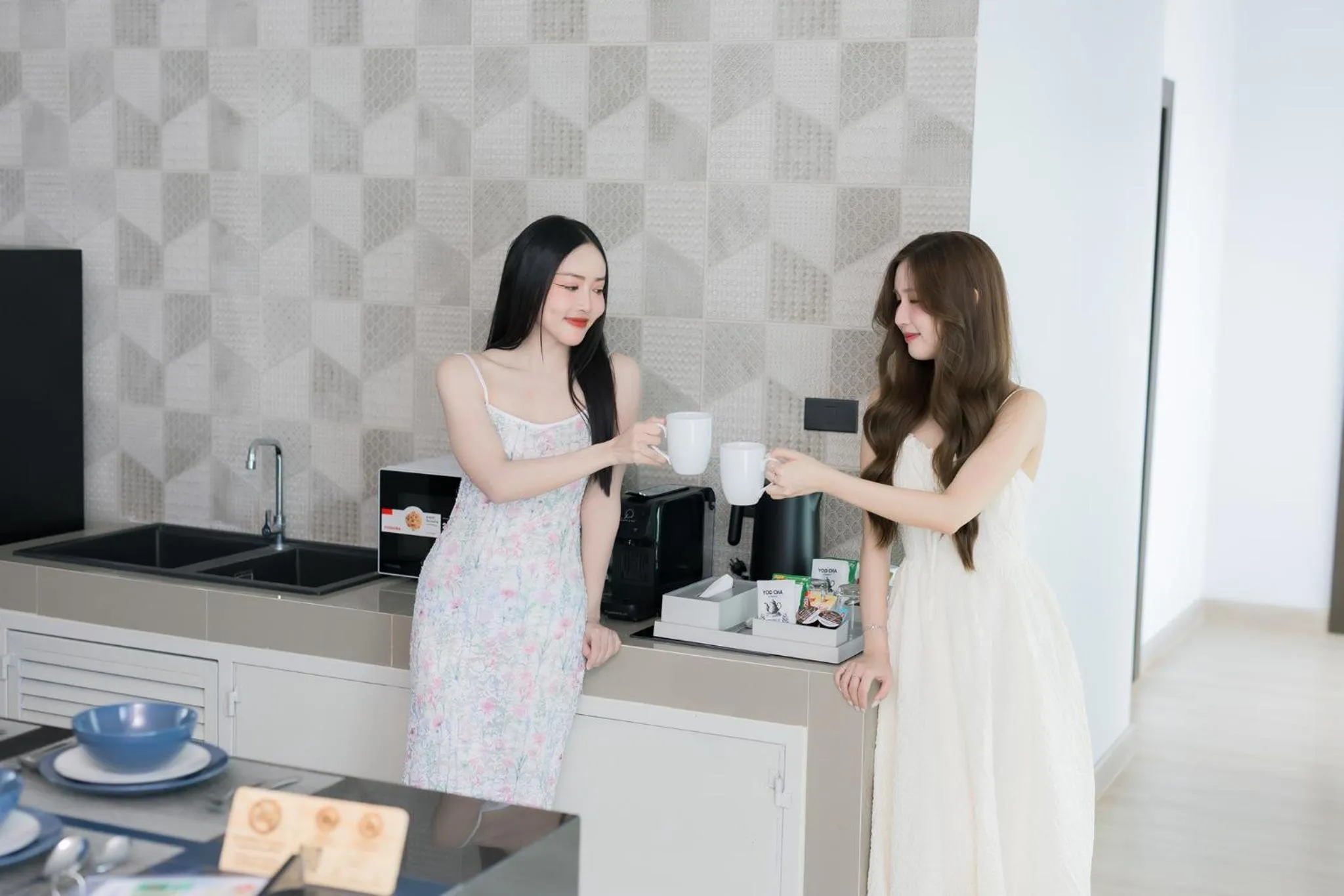 People in The Horizon Groove Hotel