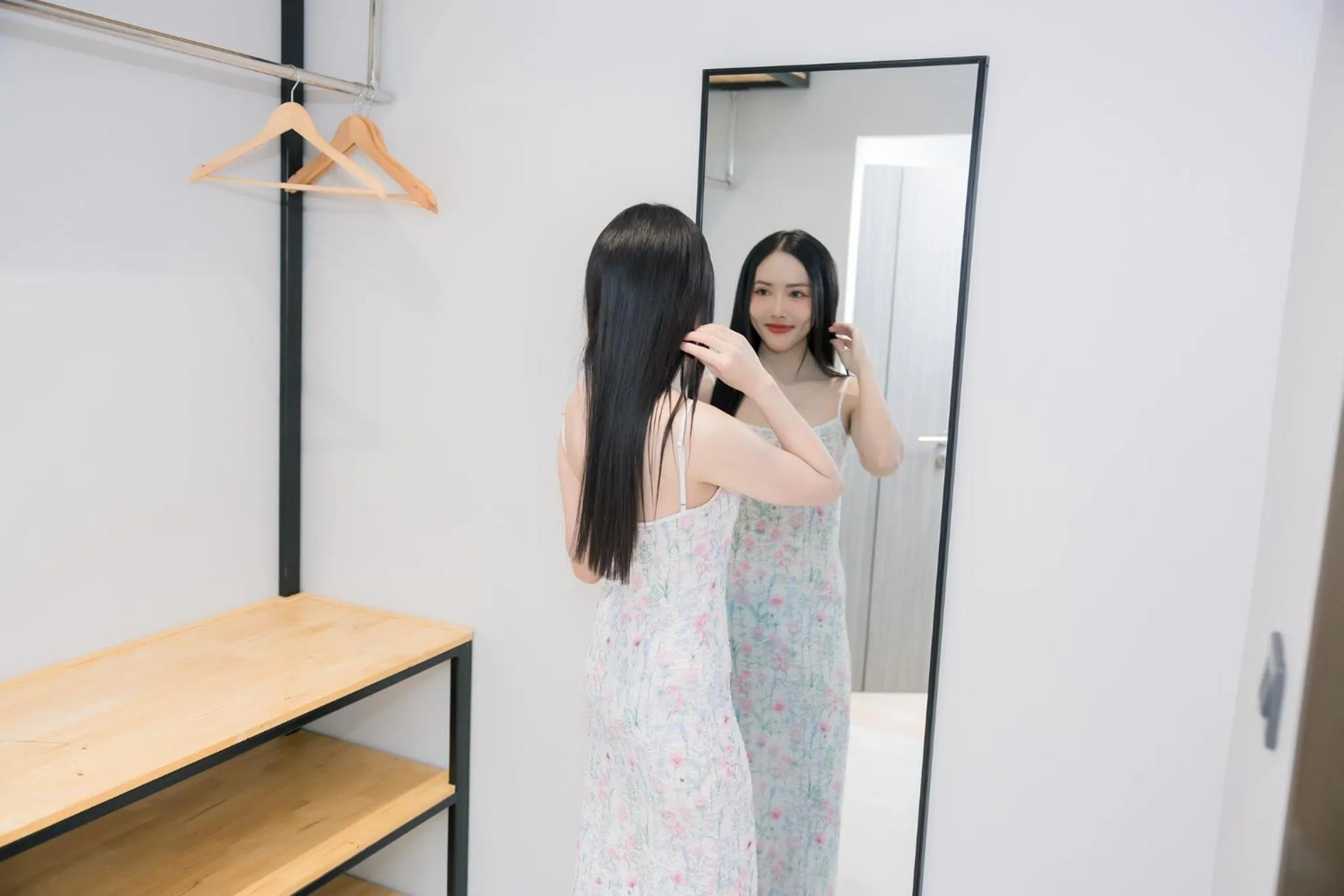 People in The Horizon Groove Hotel