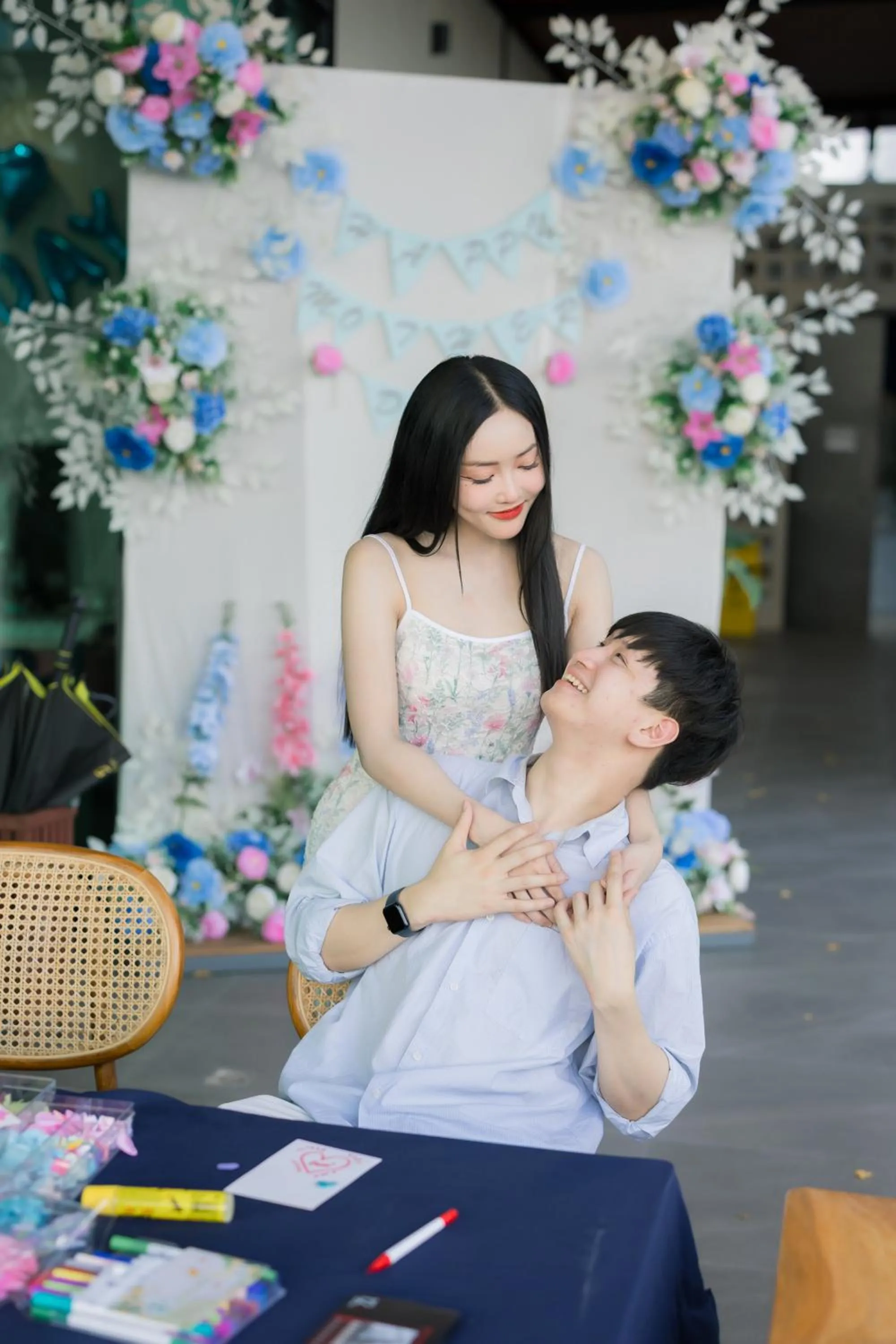 People in The Horizon Groove Hotel