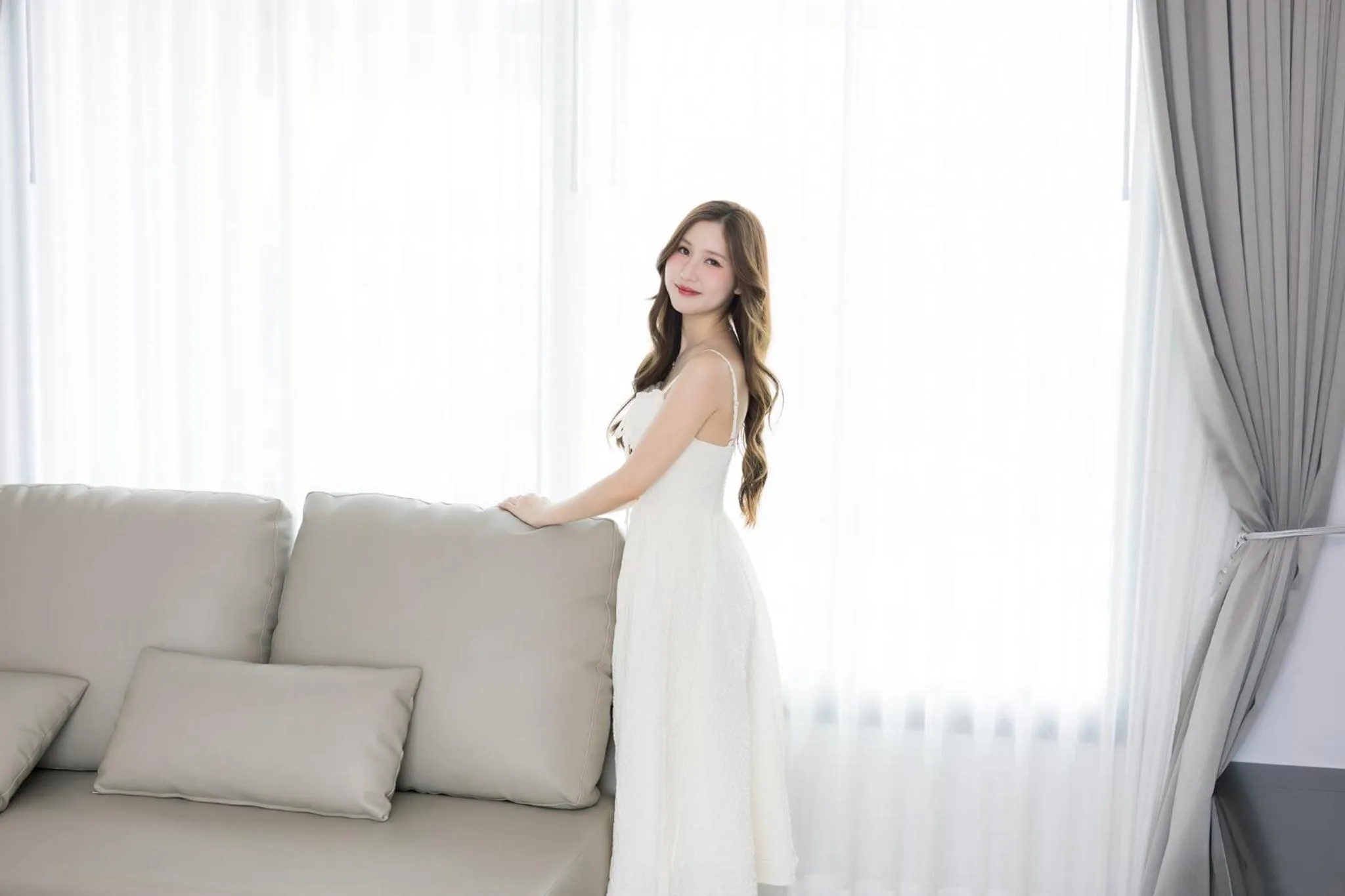 People in The Horizon Groove Hotel