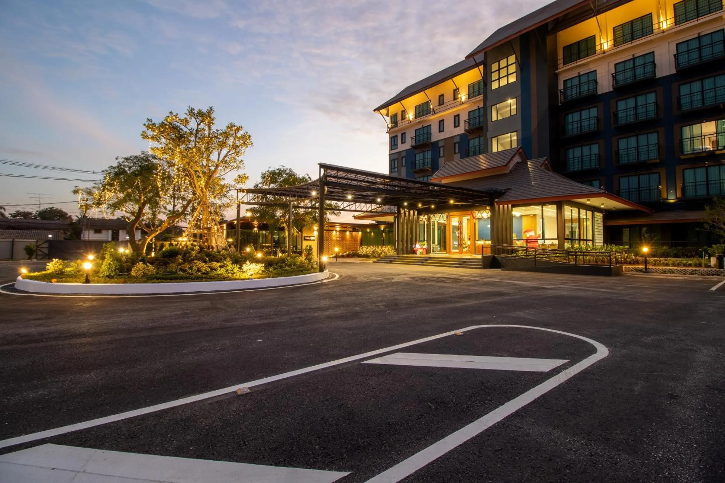 Property building in The Horizon Groove Hotel