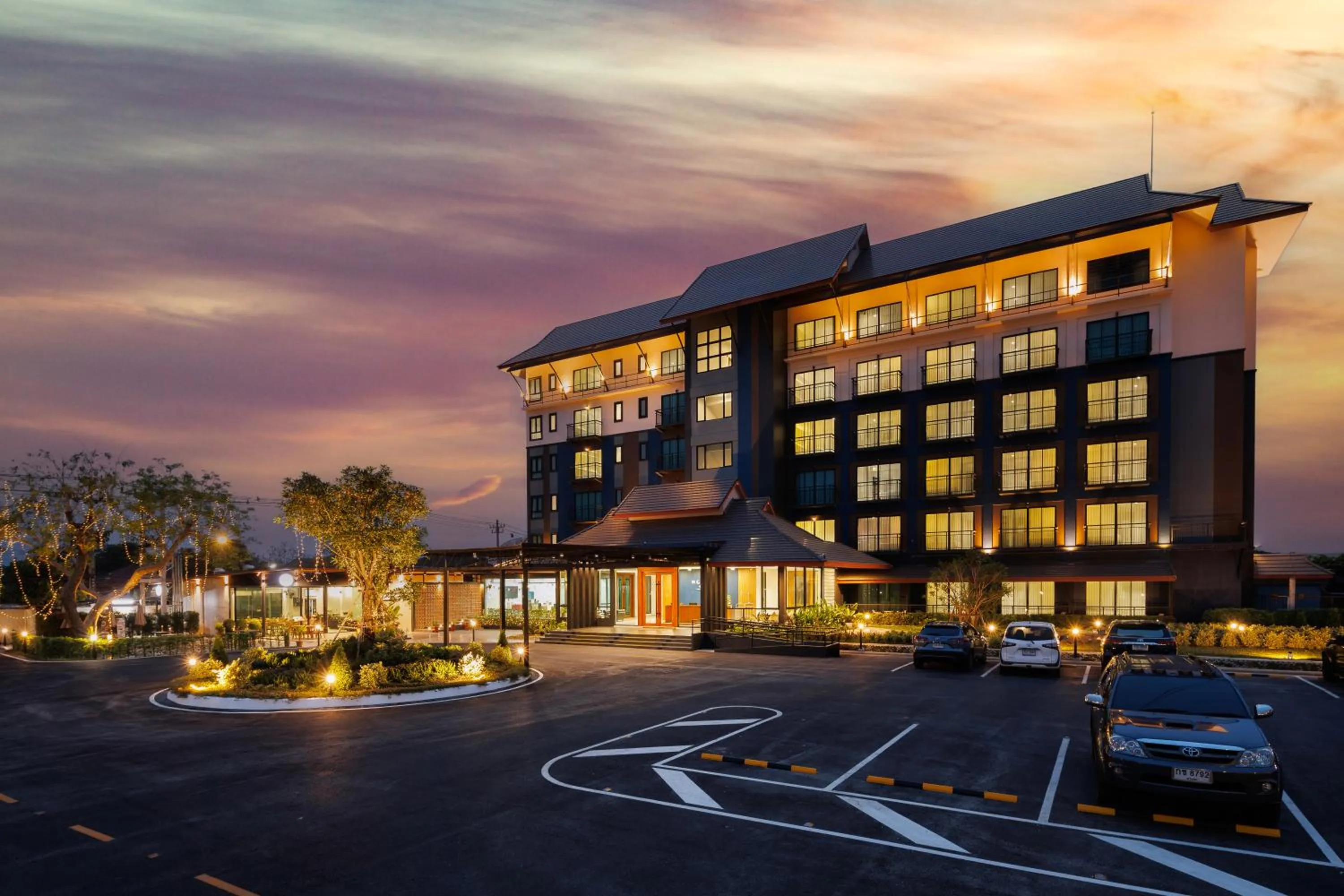 Property building in The Horizon Groove Hotel