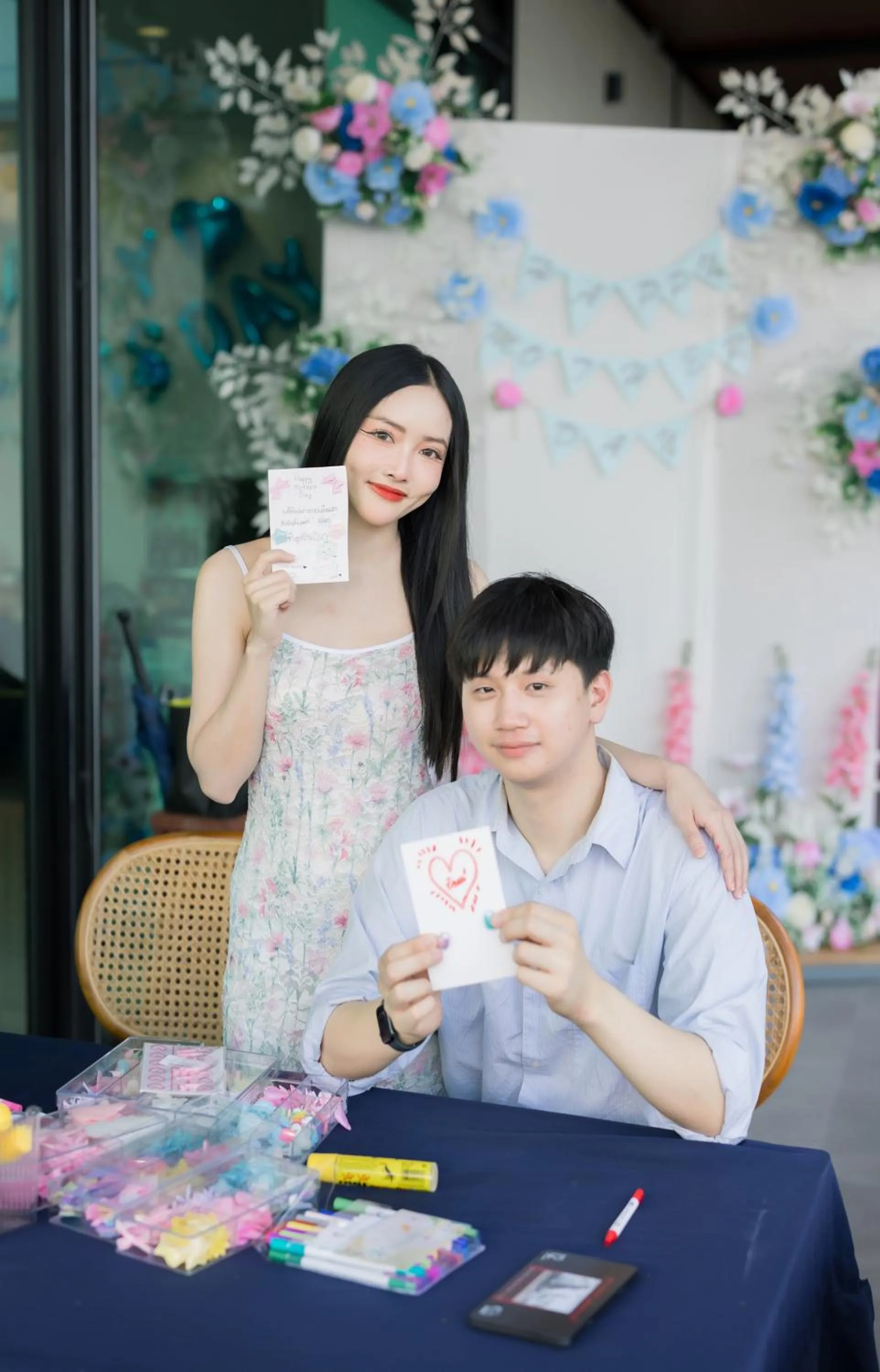 People in The Horizon Groove Hotel