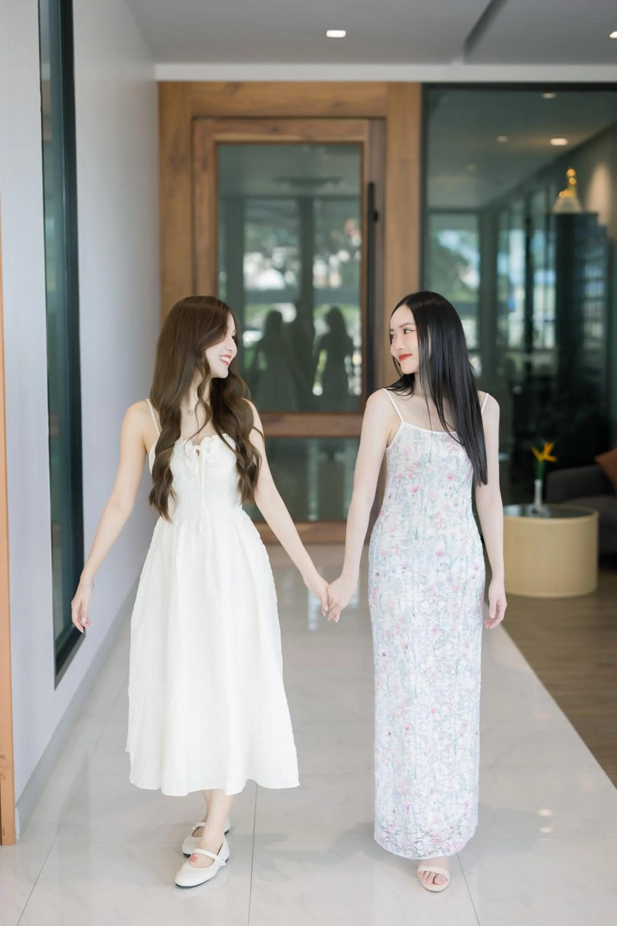 People in The Horizon Groove Hotel