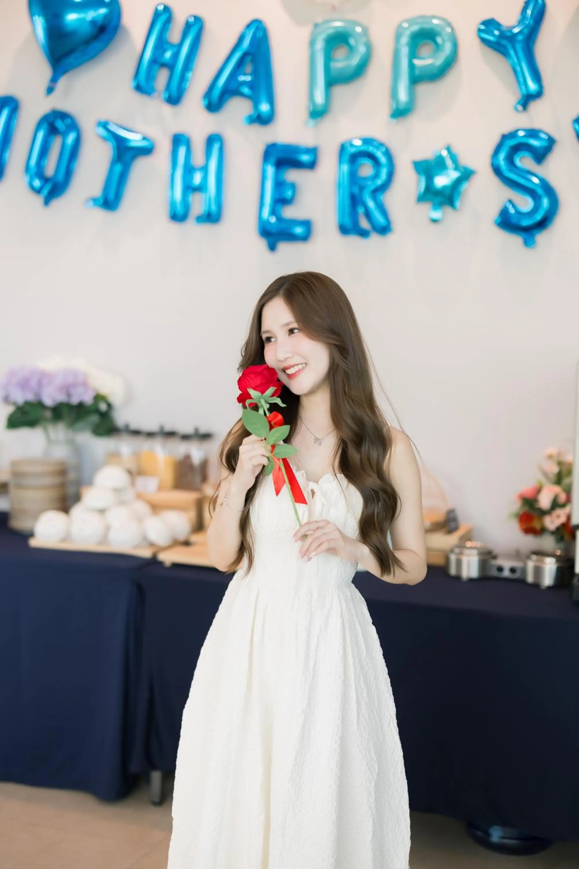 People in The Horizon Groove Hotel