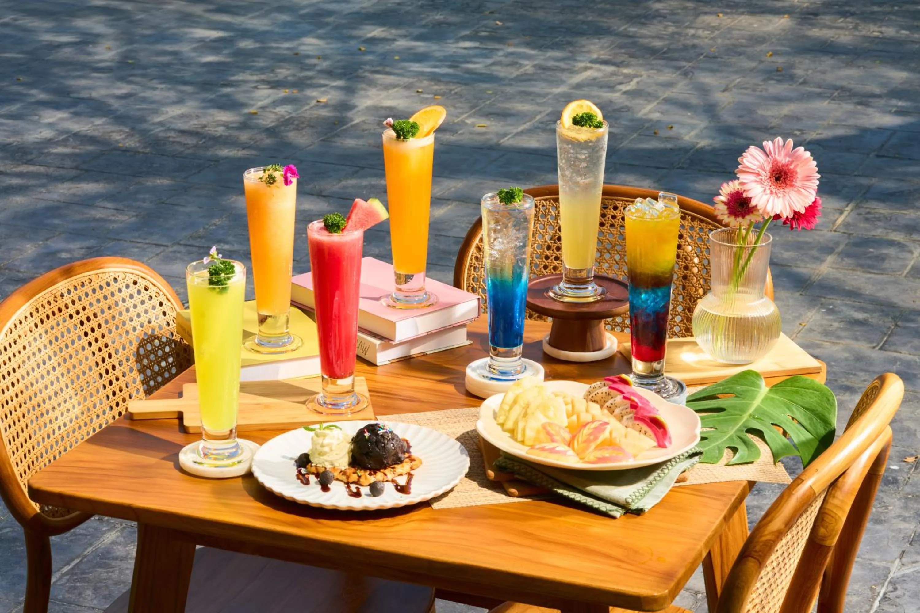 Drinks in The Horizon Groove Hotel