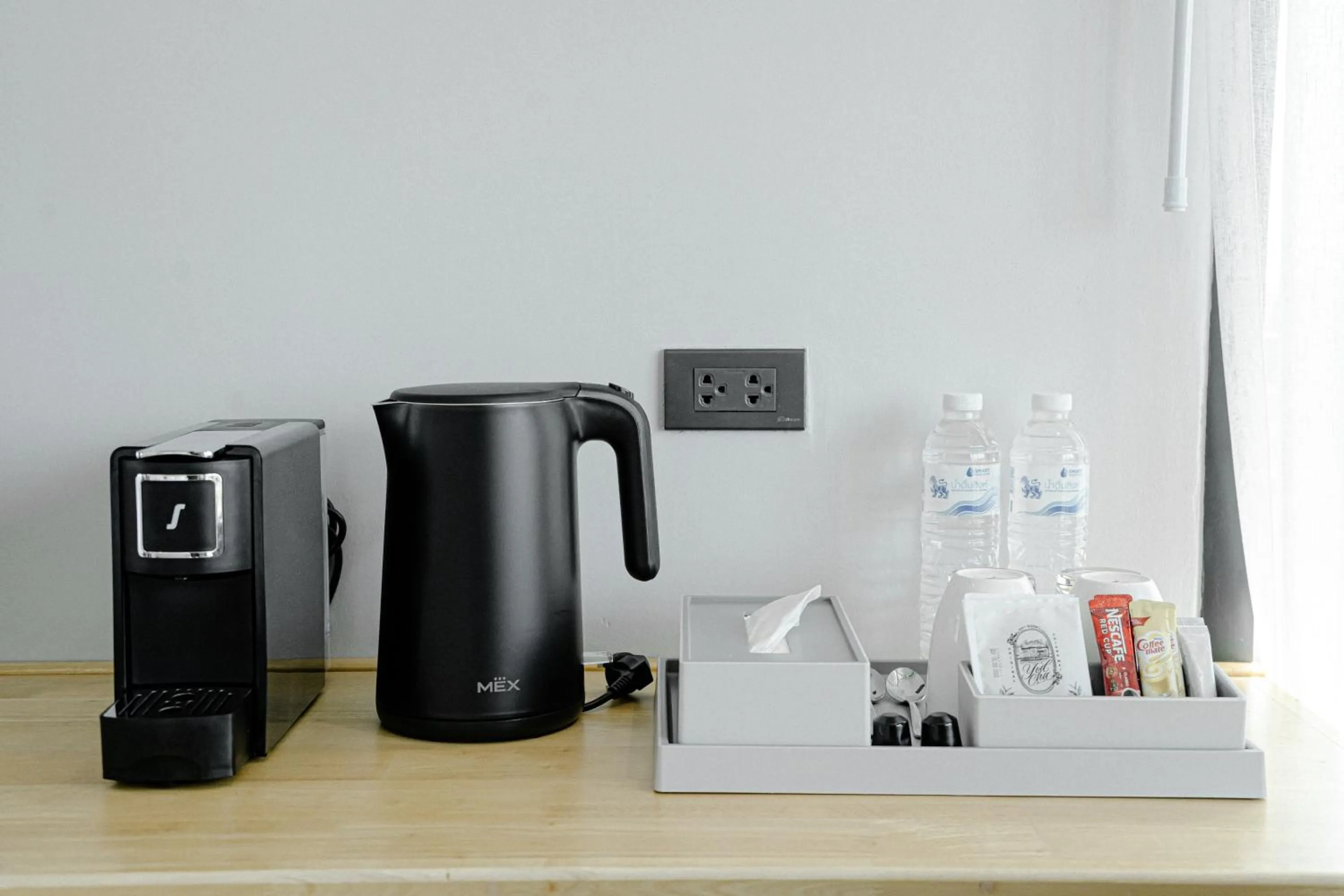 Coffee/tea facilities in The Horizon Groove Hotel