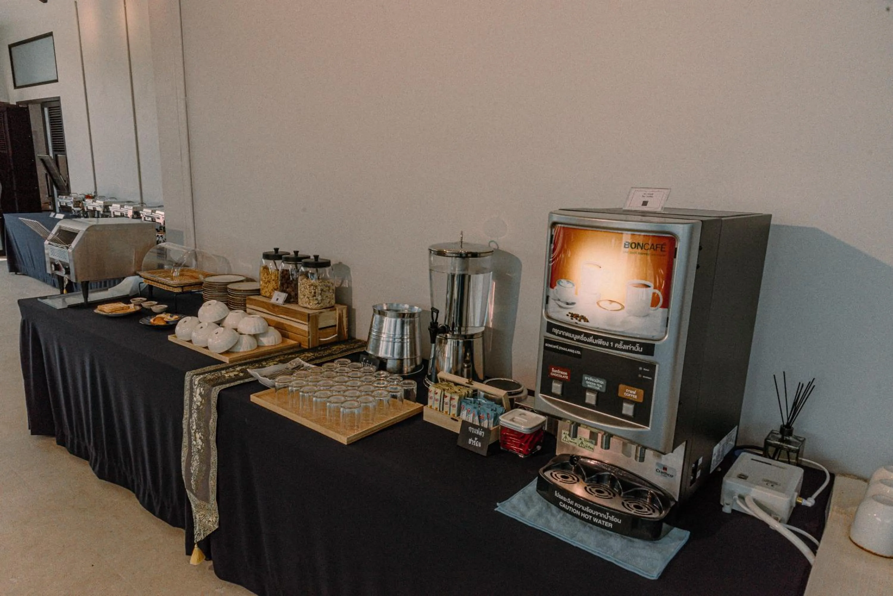 Coffee/tea facilities in The Horizon Groove Hotel