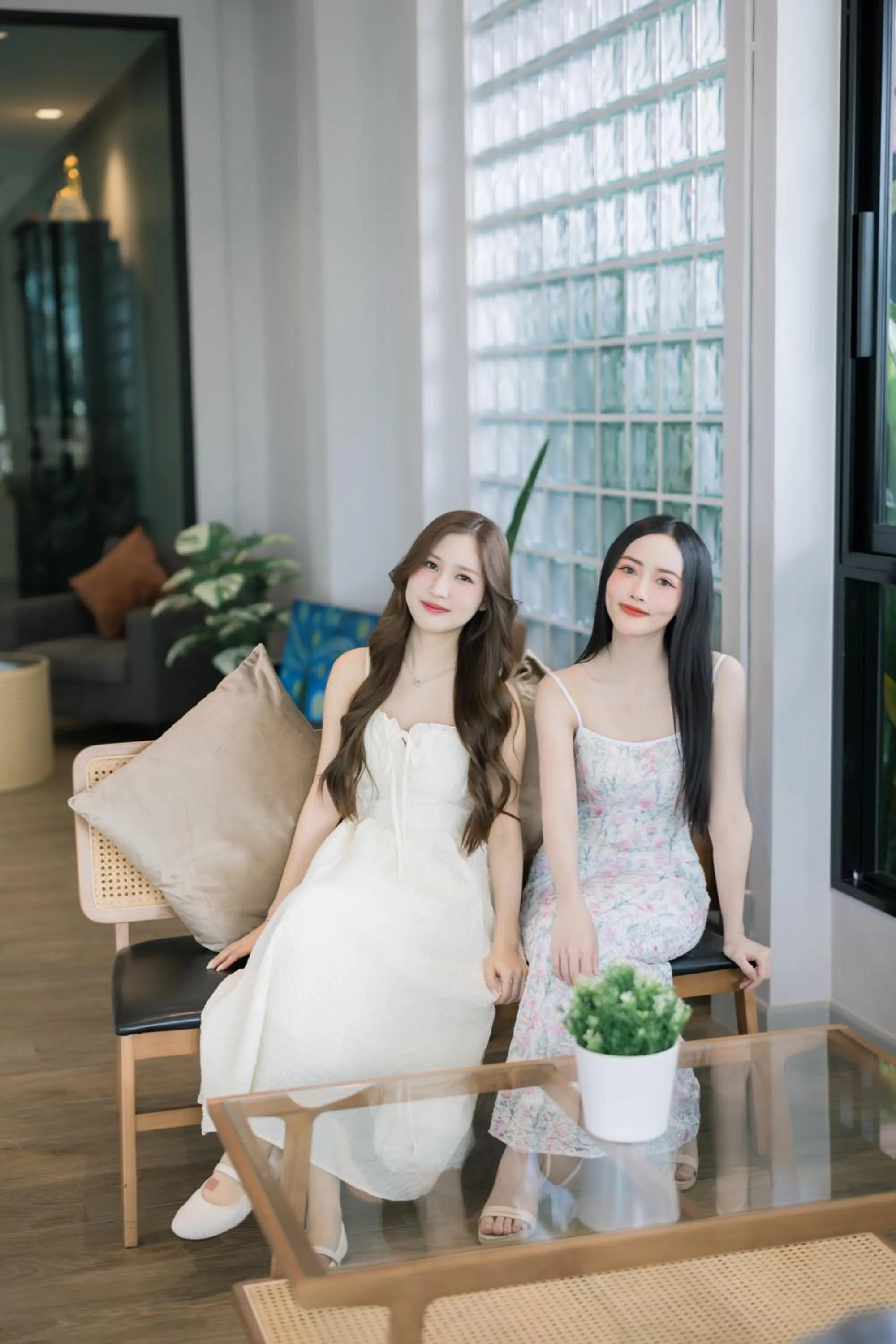 People in The Horizon Groove Hotel