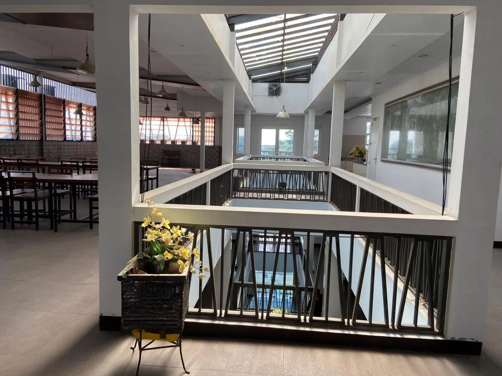 Restaurant/places to eat in Si Jalak Guest House By ARBA