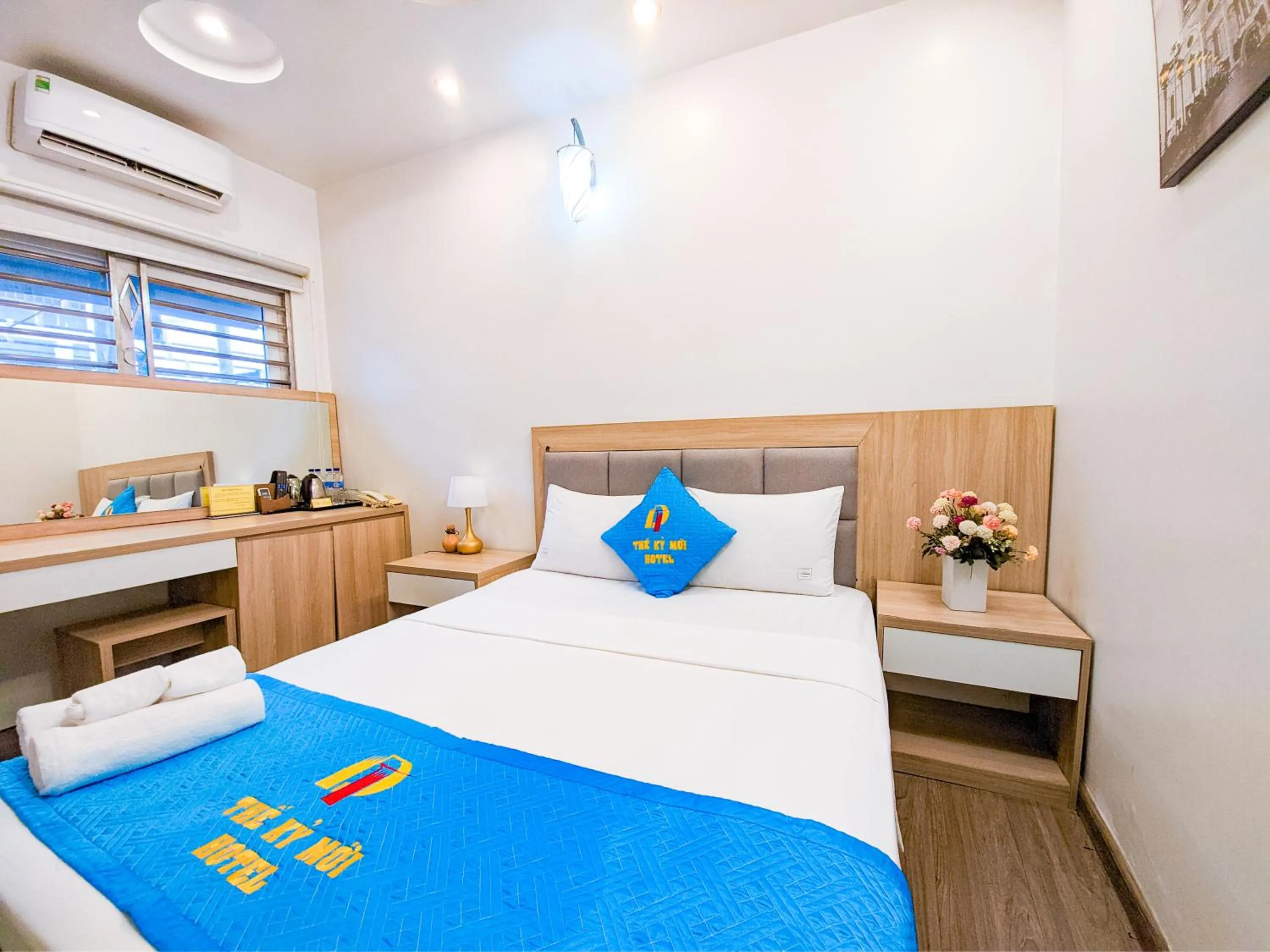 Bedroom, Bed in Khách sạn Thế Kỷ Mới