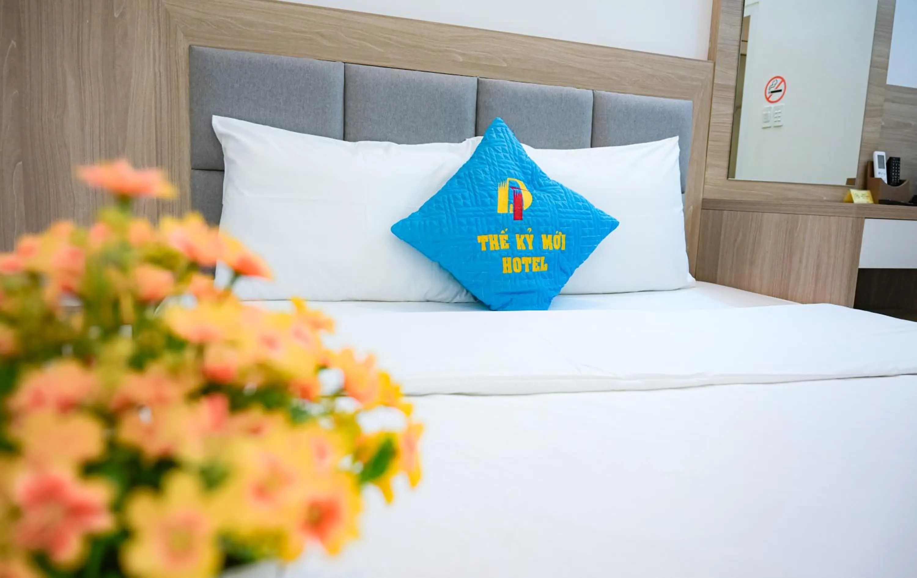 Photo of the whole room, Bed in Khách sạn Thế Kỷ Mới