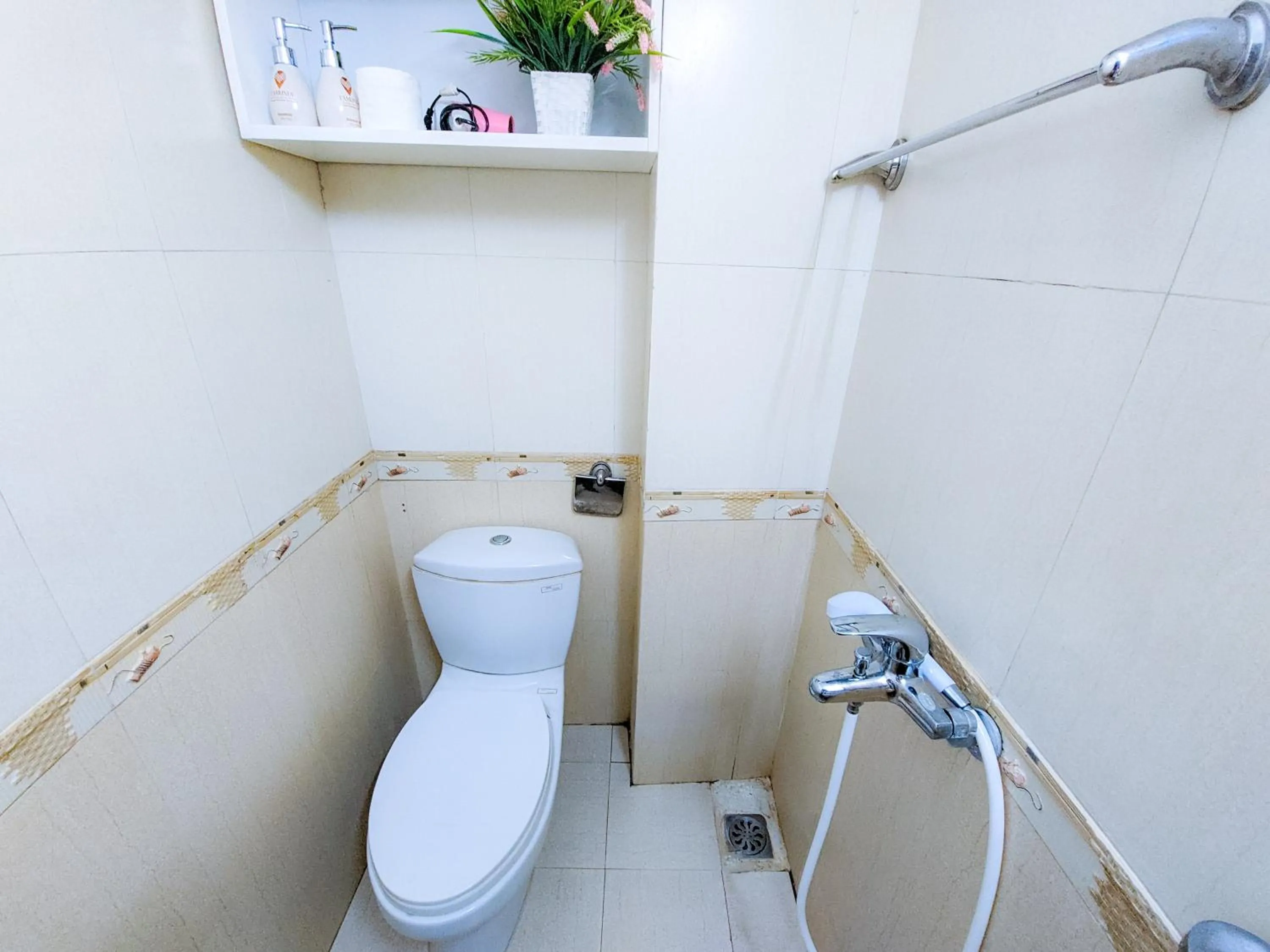 Toilet in Khách sạn Thế Kỷ Mới